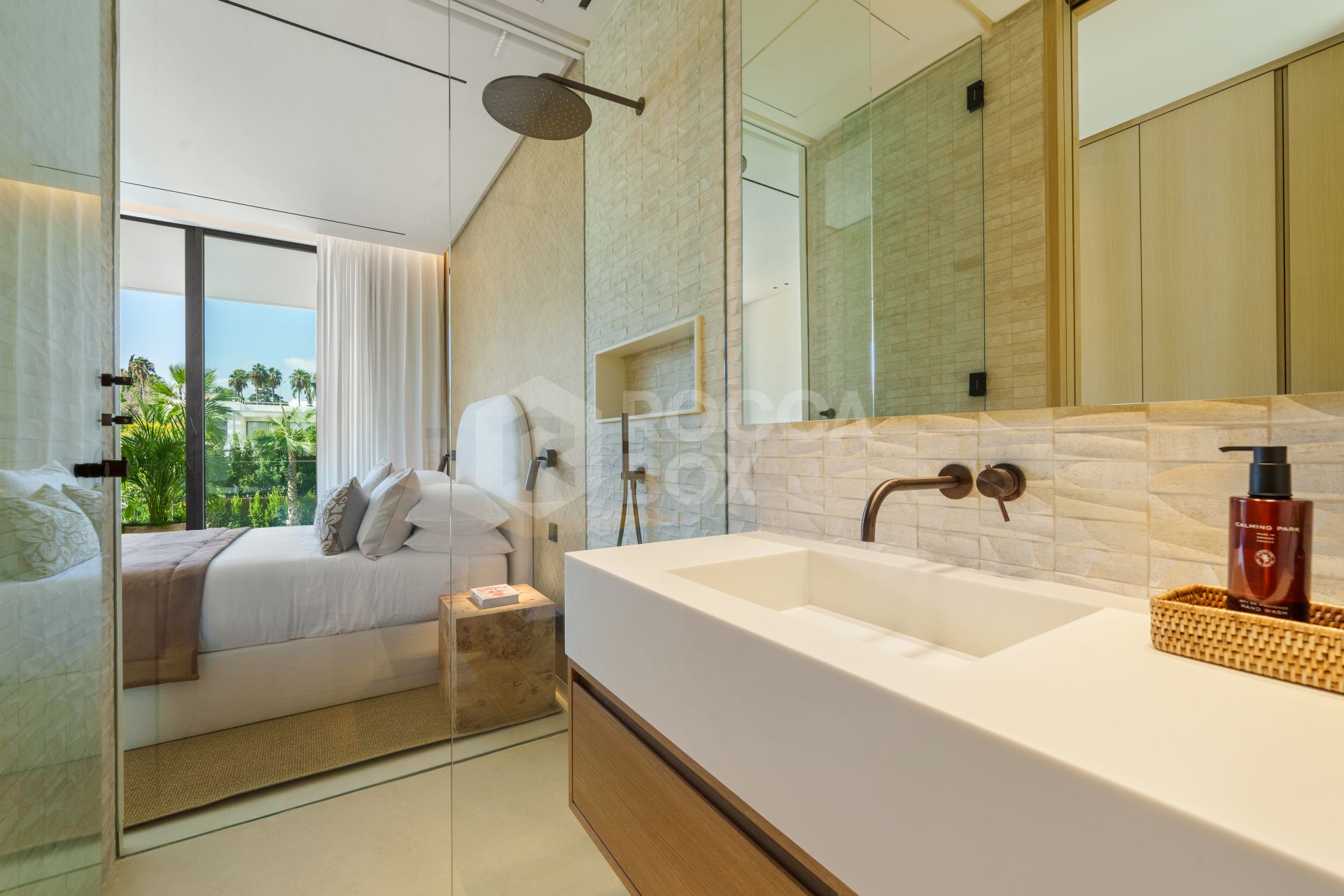 Modern Architectural Villa Surrounded by Nature’s Serenity