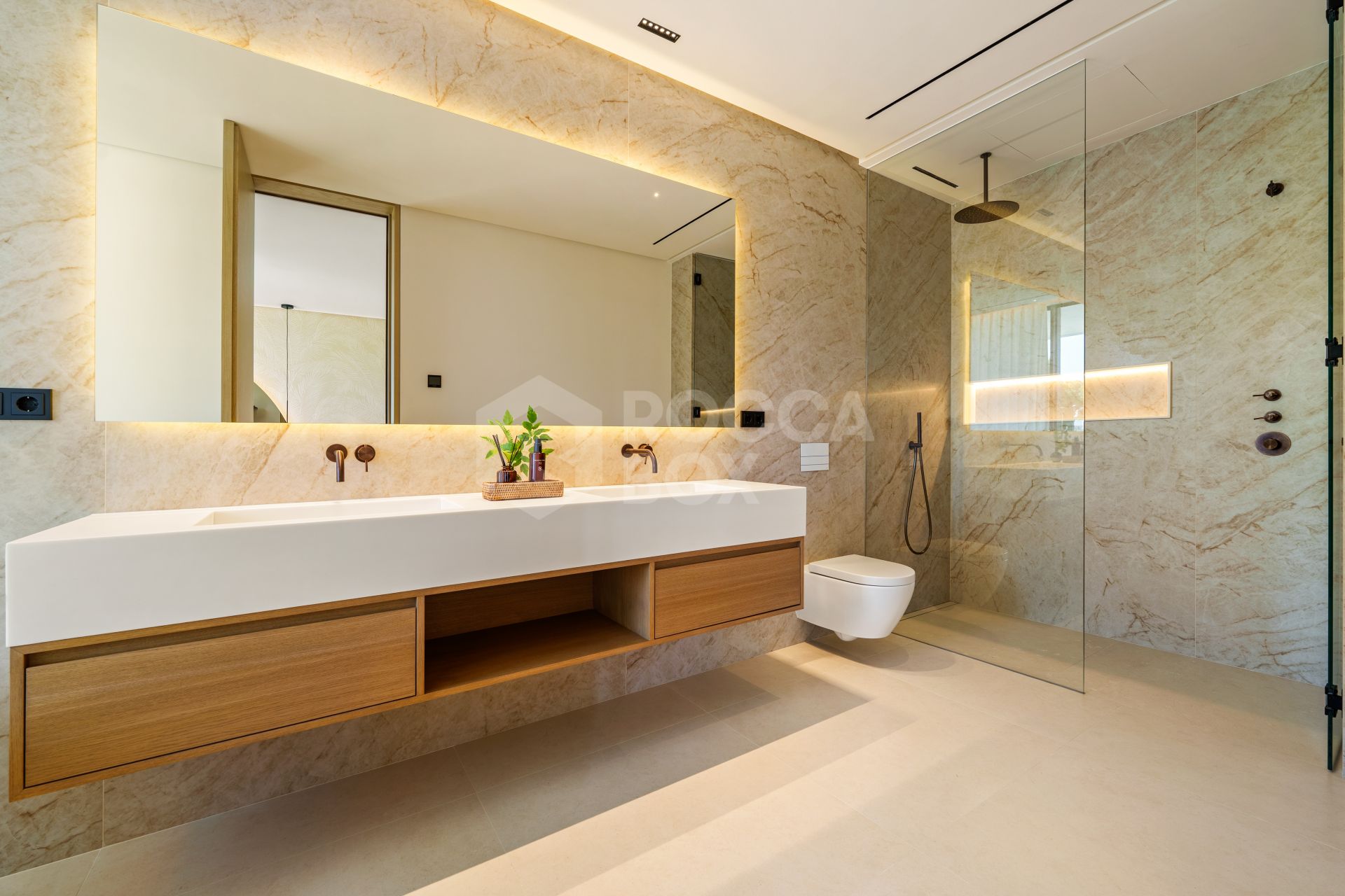 Modern Architectural Villa Surrounded by Nature’s Serenity