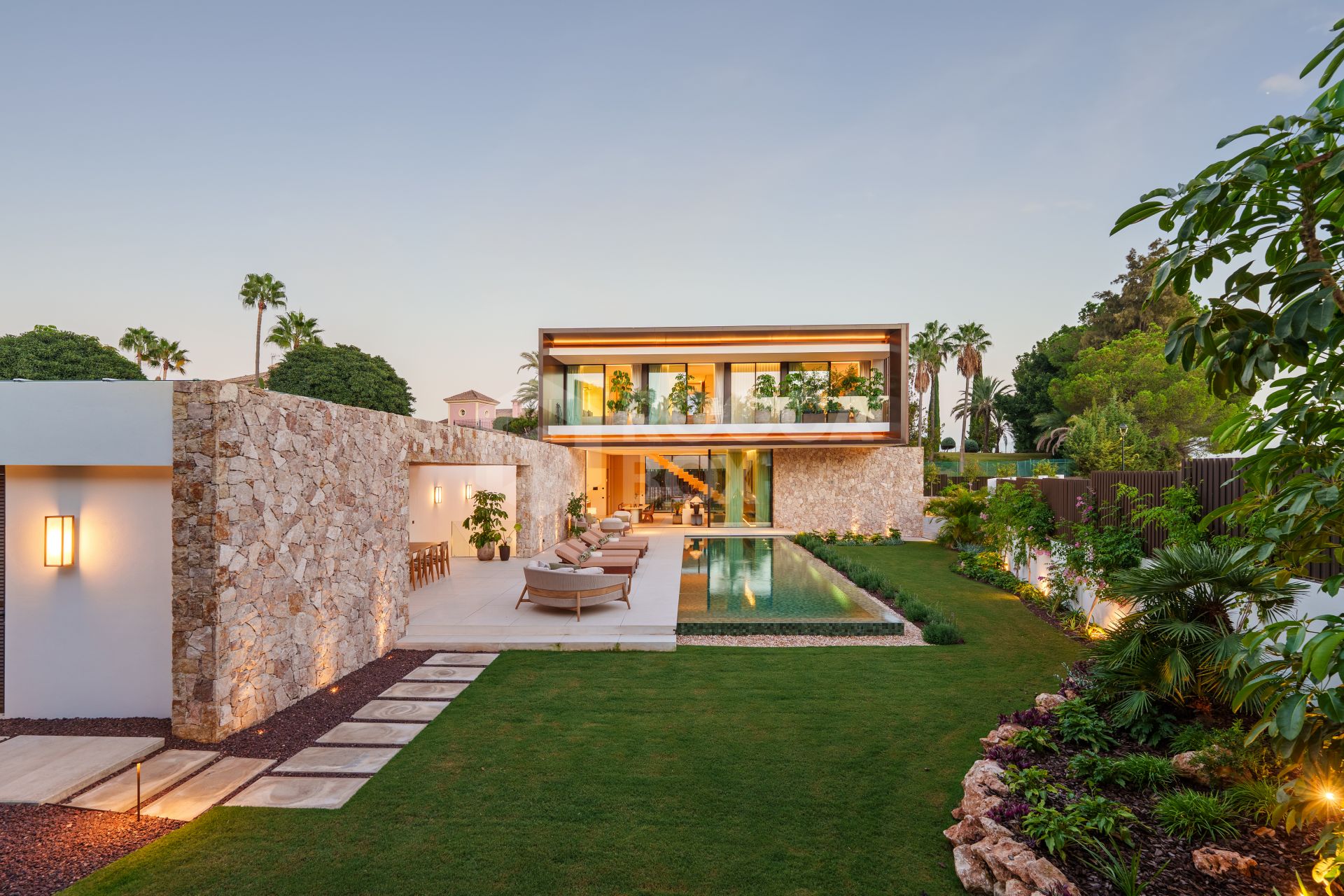 Modern Architectural Villa Surrounded by Nature’s Serenity