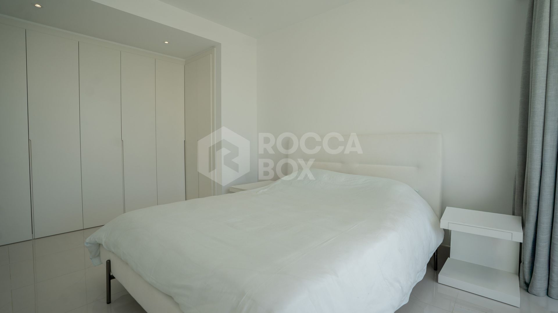 Spacious 4-Bedroom Duplex Apartment with Stunning Views Near Benahavis