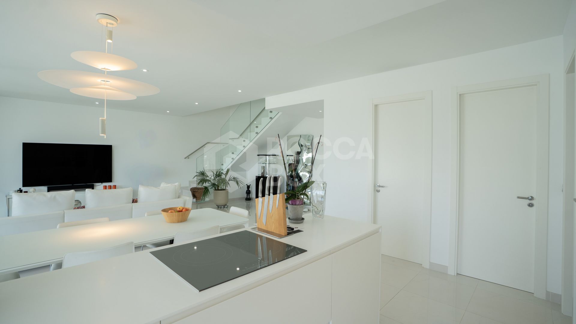 Spacious 4-Bedroom Duplex Apartment with Stunning Views Near Benahavis