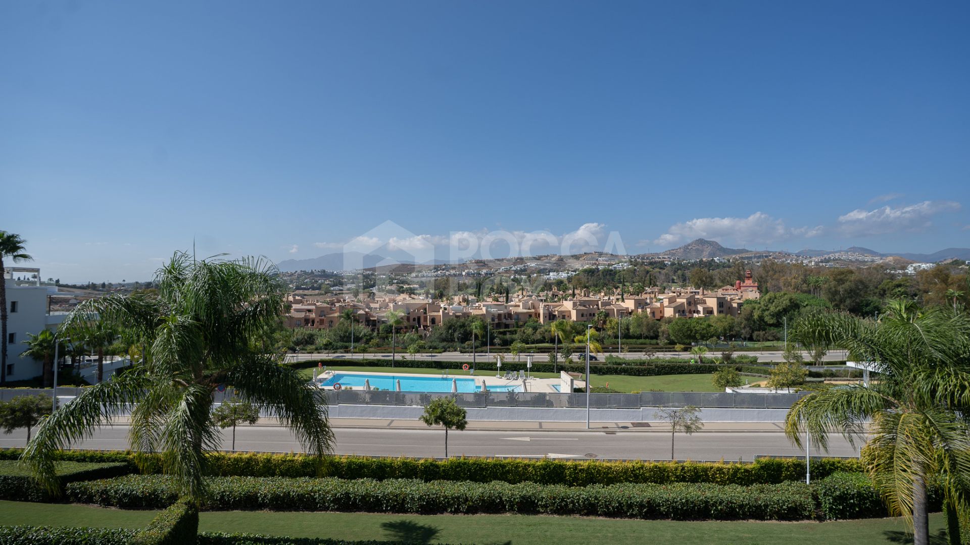 Spacious 4-Bedroom Duplex Apartment with Stunning Views Near Benahavis