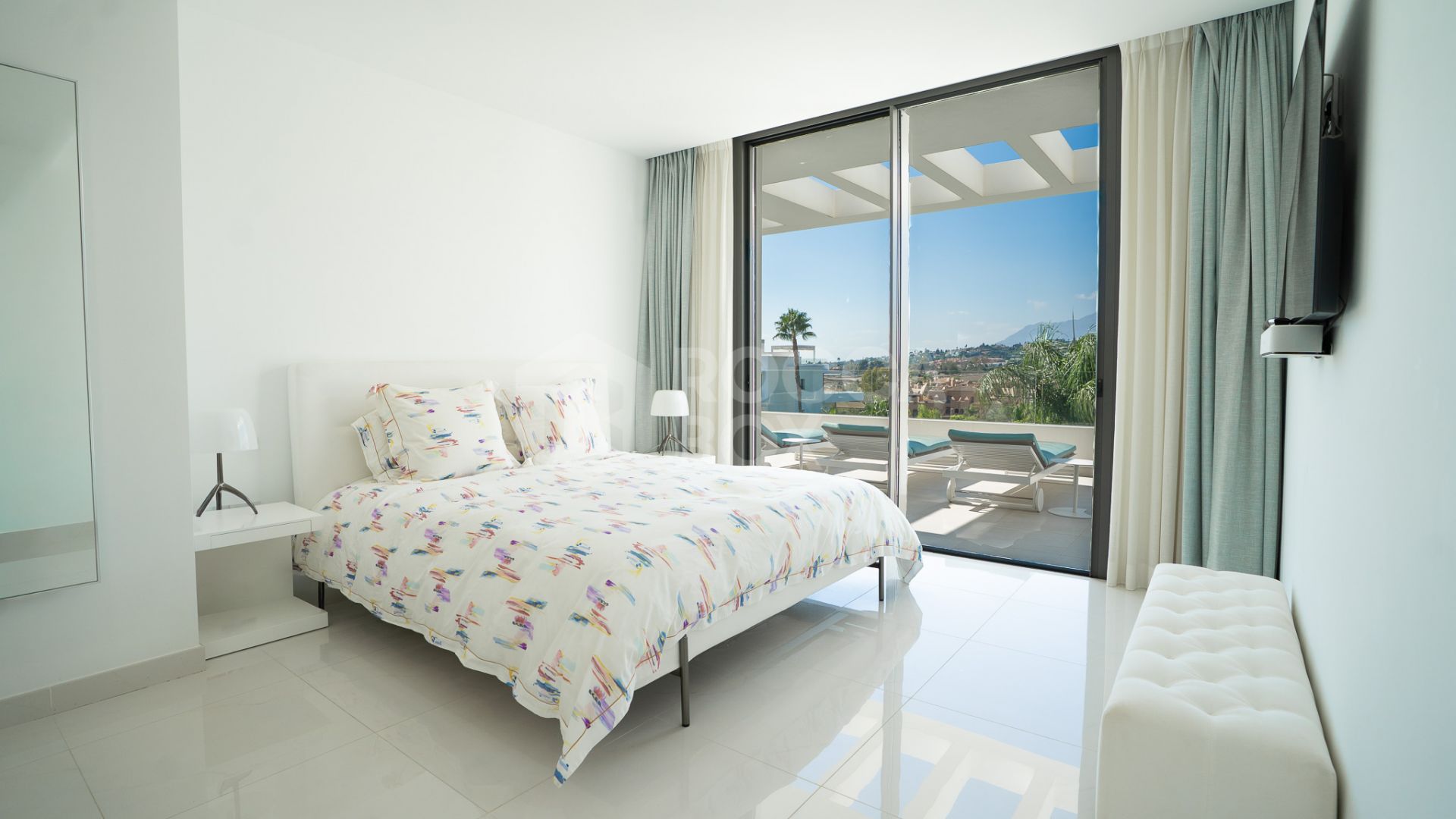 Spacious 4-Bedroom Duplex Apartment with Stunning Views Near Benahavis