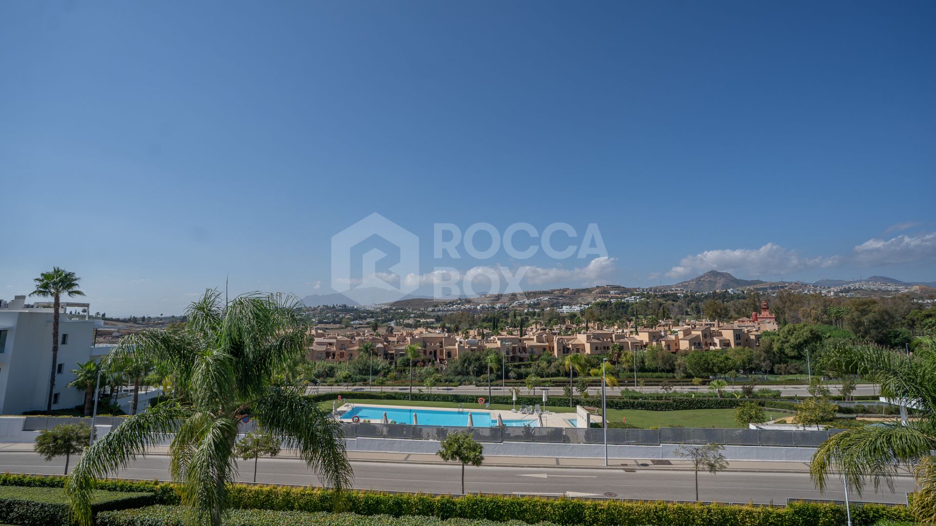 Spacious 4-Bedroom Duplex Apartment with Stunning Views Near Benahavis