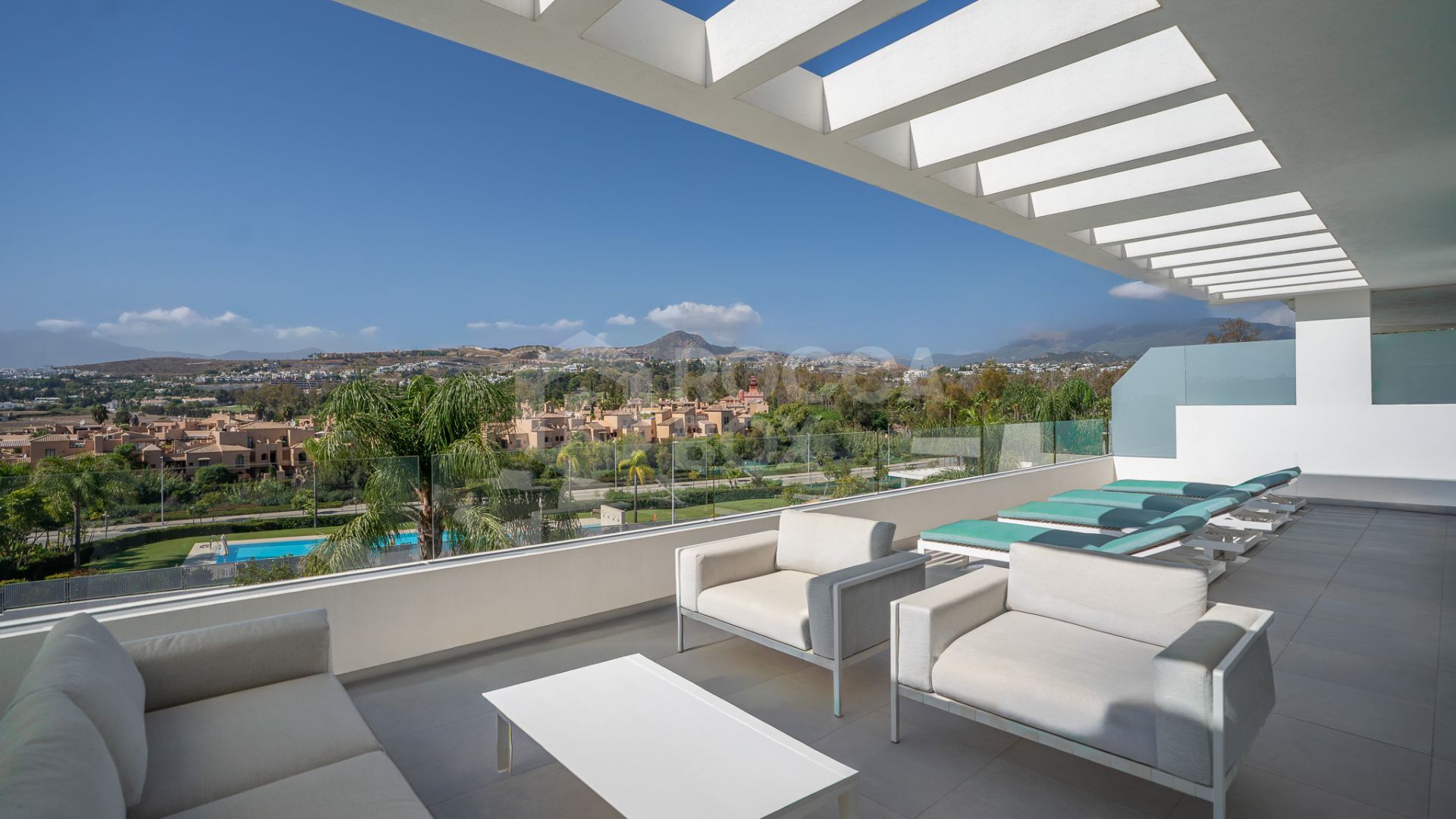 Spacious 4-Bedroom Duplex Apartment with Stunning Views Near Benahavis