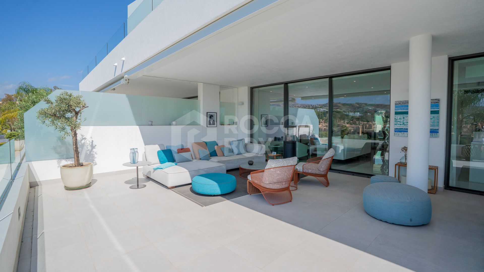 Spacious 4-Bedroom Duplex Apartment with Stunning Views Near Benahavis