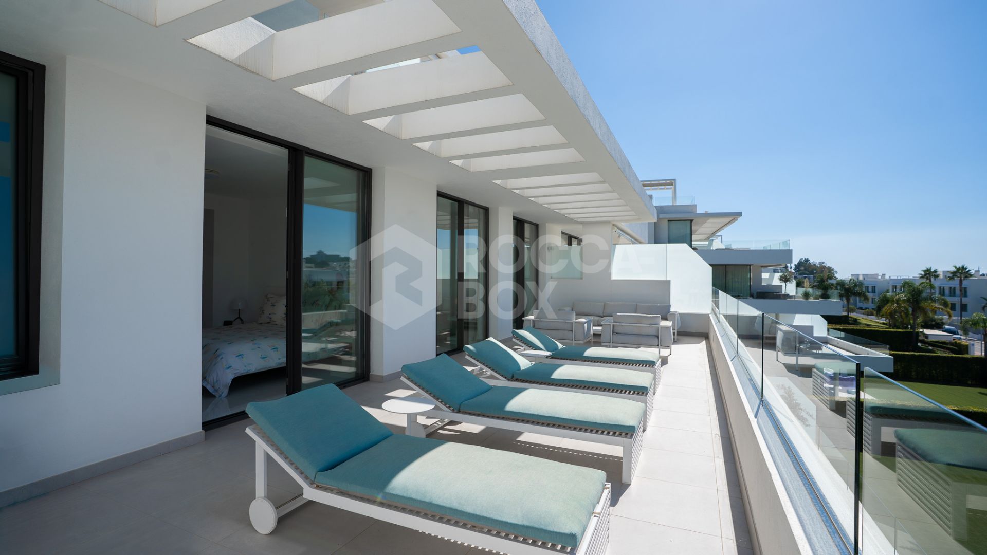 Spacious 4-Bedroom Duplex Apartment with Stunning Views Near Benahavis