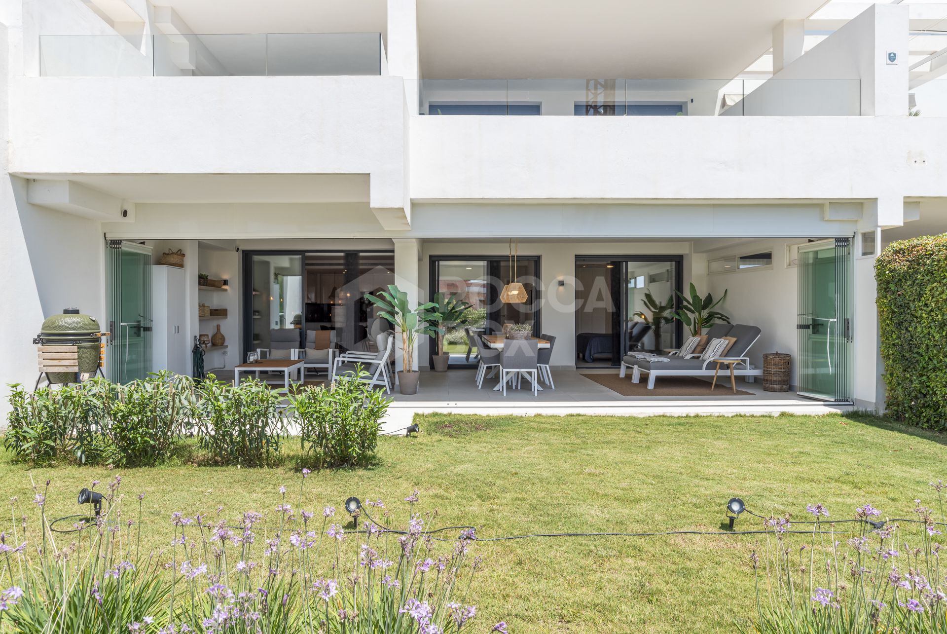 Modern Ground-Floor Apartment with Private Garden in Estepona Golf