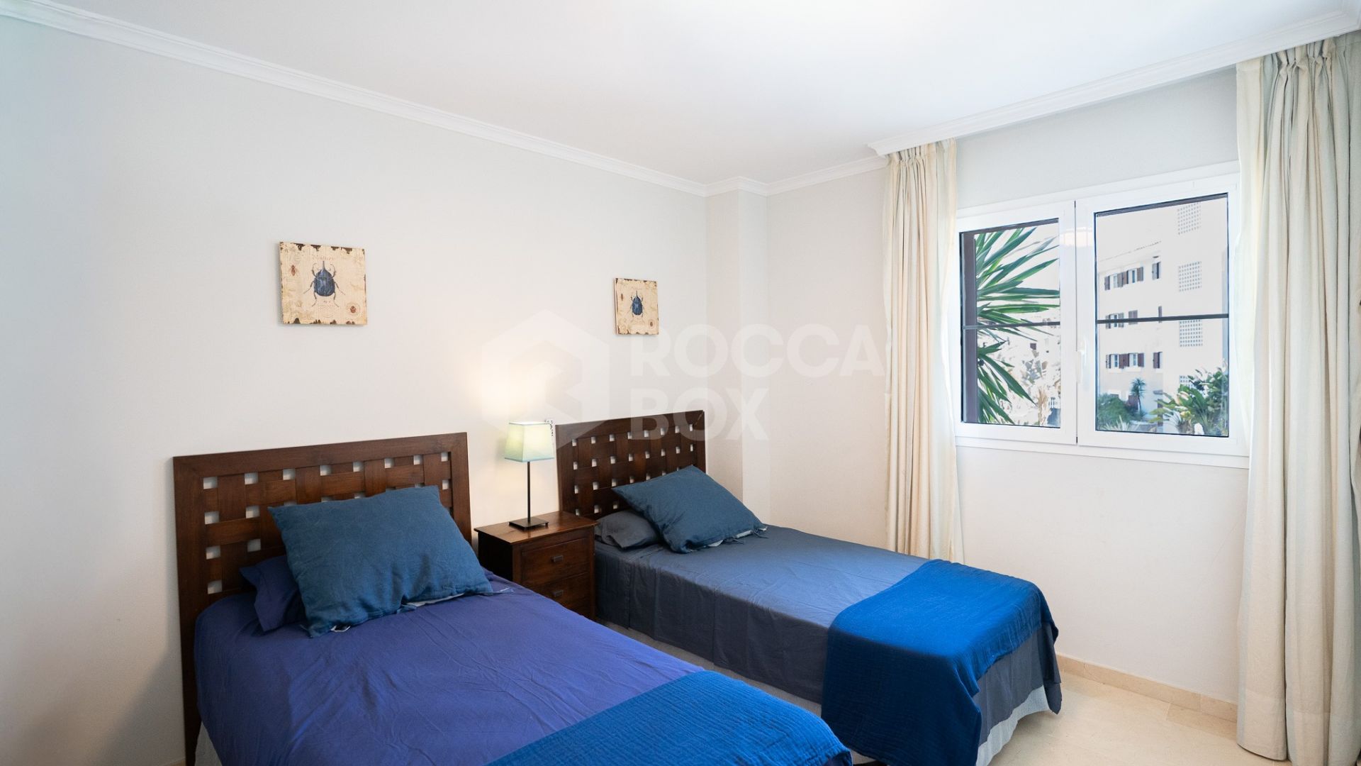 Elegant Frontline Marina Apartment with Panoramic Views