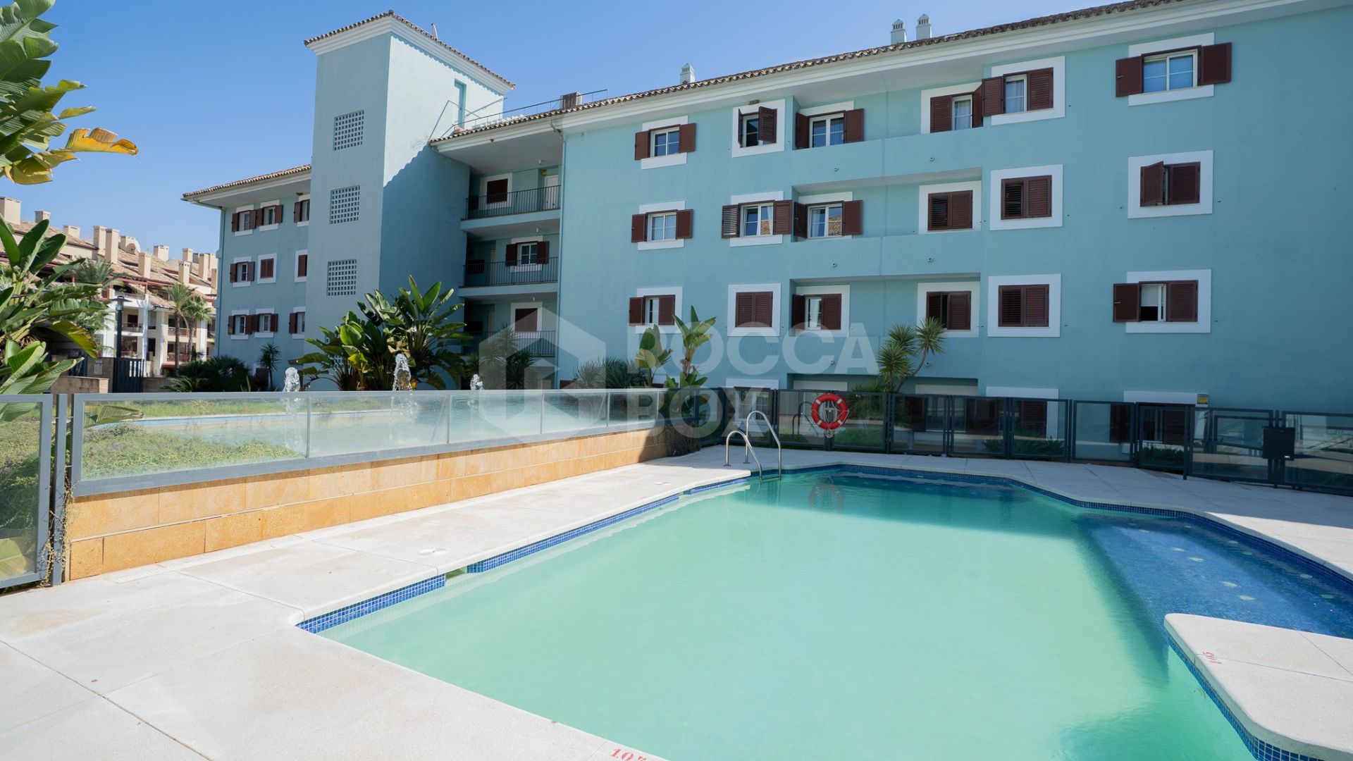 Elegant Frontline Marina Apartment with Panoramic Views