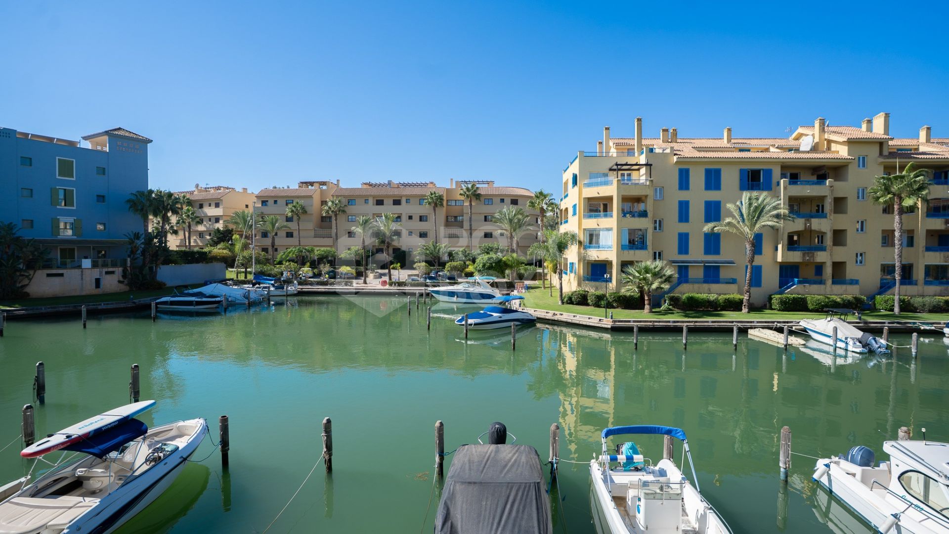 Elegant Frontline Marina Apartment with Panoramic Views