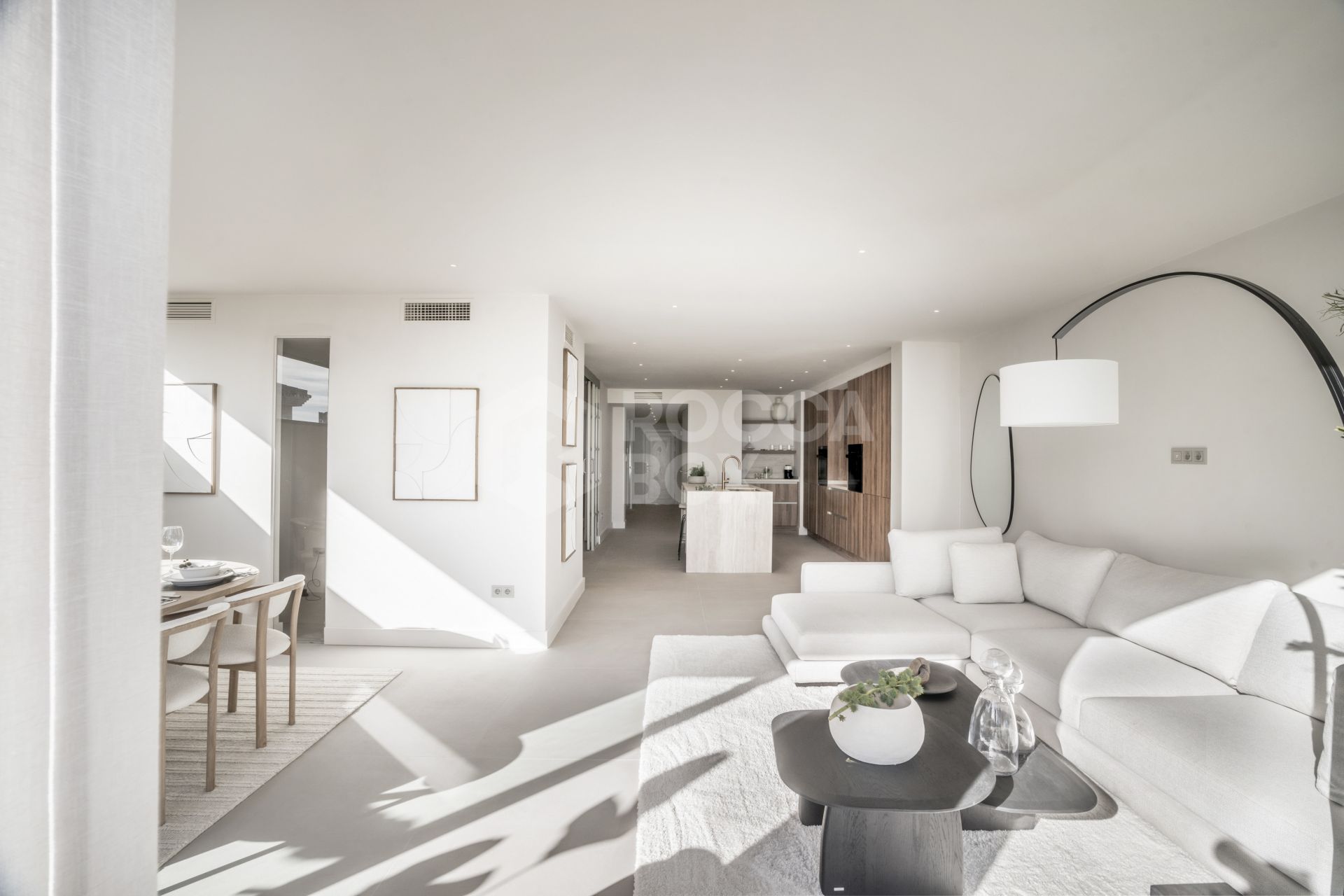 Modern 3-Bed Apartment with Private Pool, Sea & Mountain Views in Nueva Andalucía