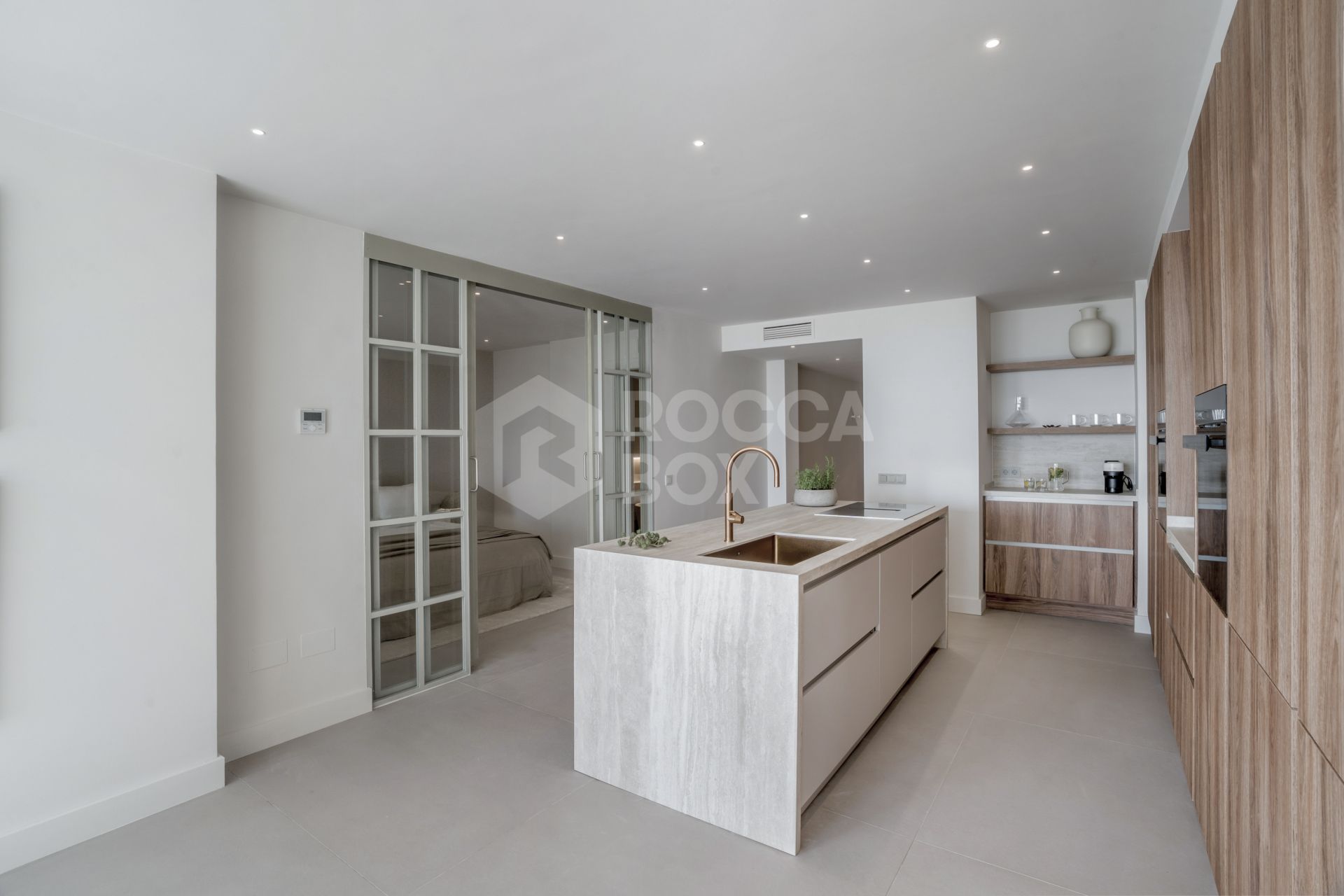 Modern 3-Bed Apartment with Private Pool, Sea & Mountain Views in Nueva Andalucía