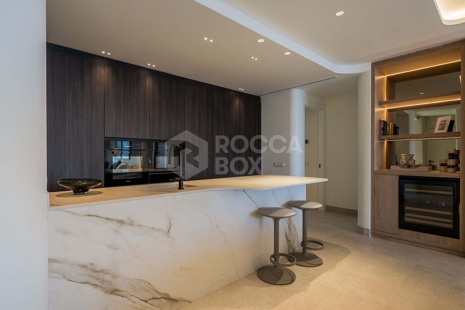 Frontline Beach Penthouse with Private & Jacuzzi on the Costa del Sol