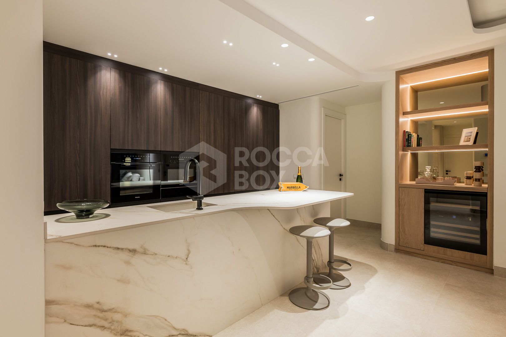 Frontline Beach Penthouse with Private & Jacuzzi on the Costa del Sol