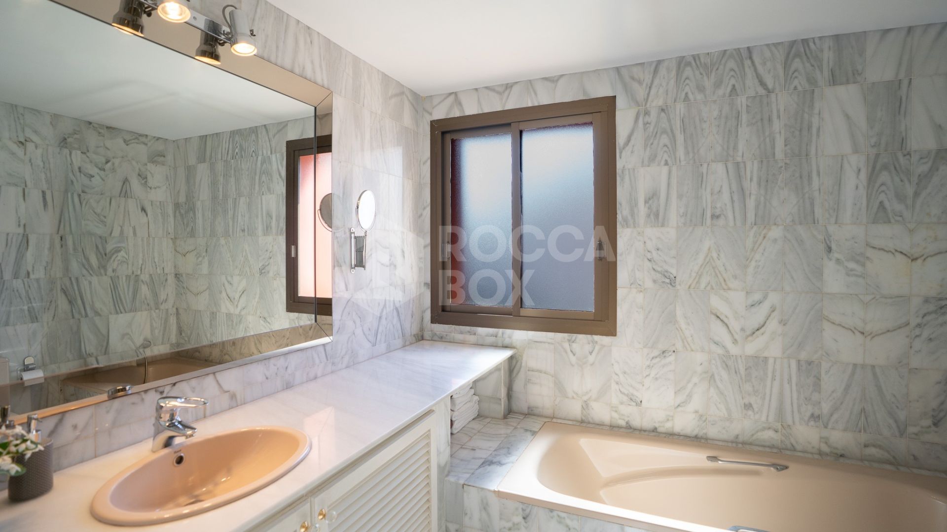 Charming Villa with Private Pool very near to Puerto Banús