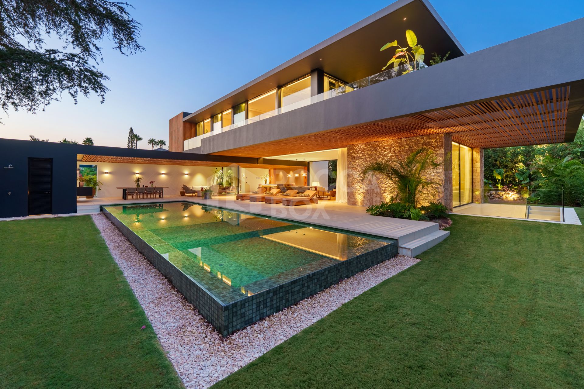 Elegant Villa in a Prestigious Gated Golf Community