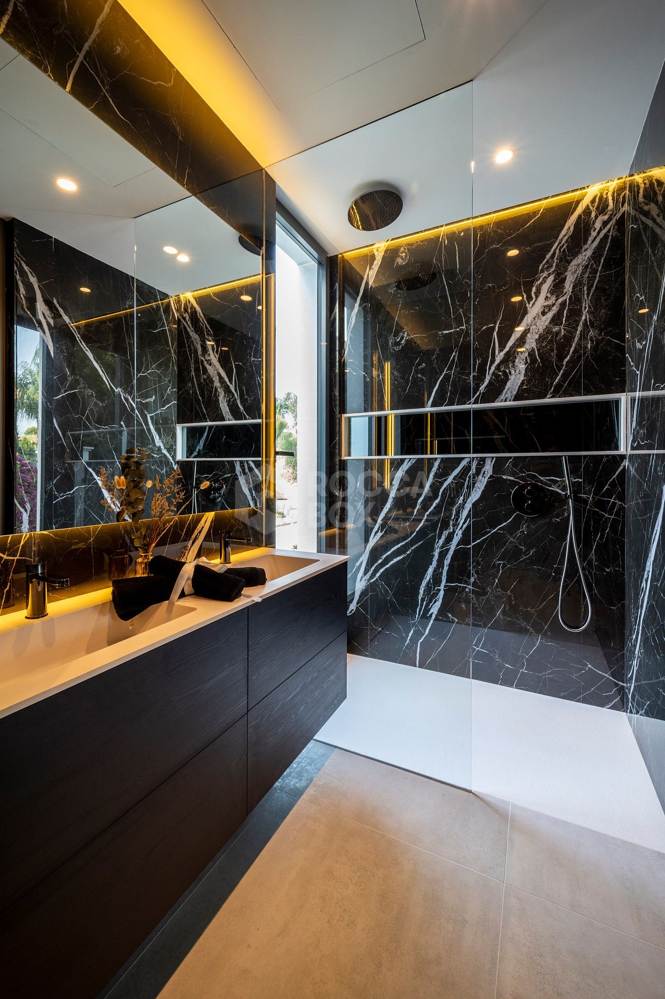 Contemporary Villa with Infinity Pool and Panoramic Views