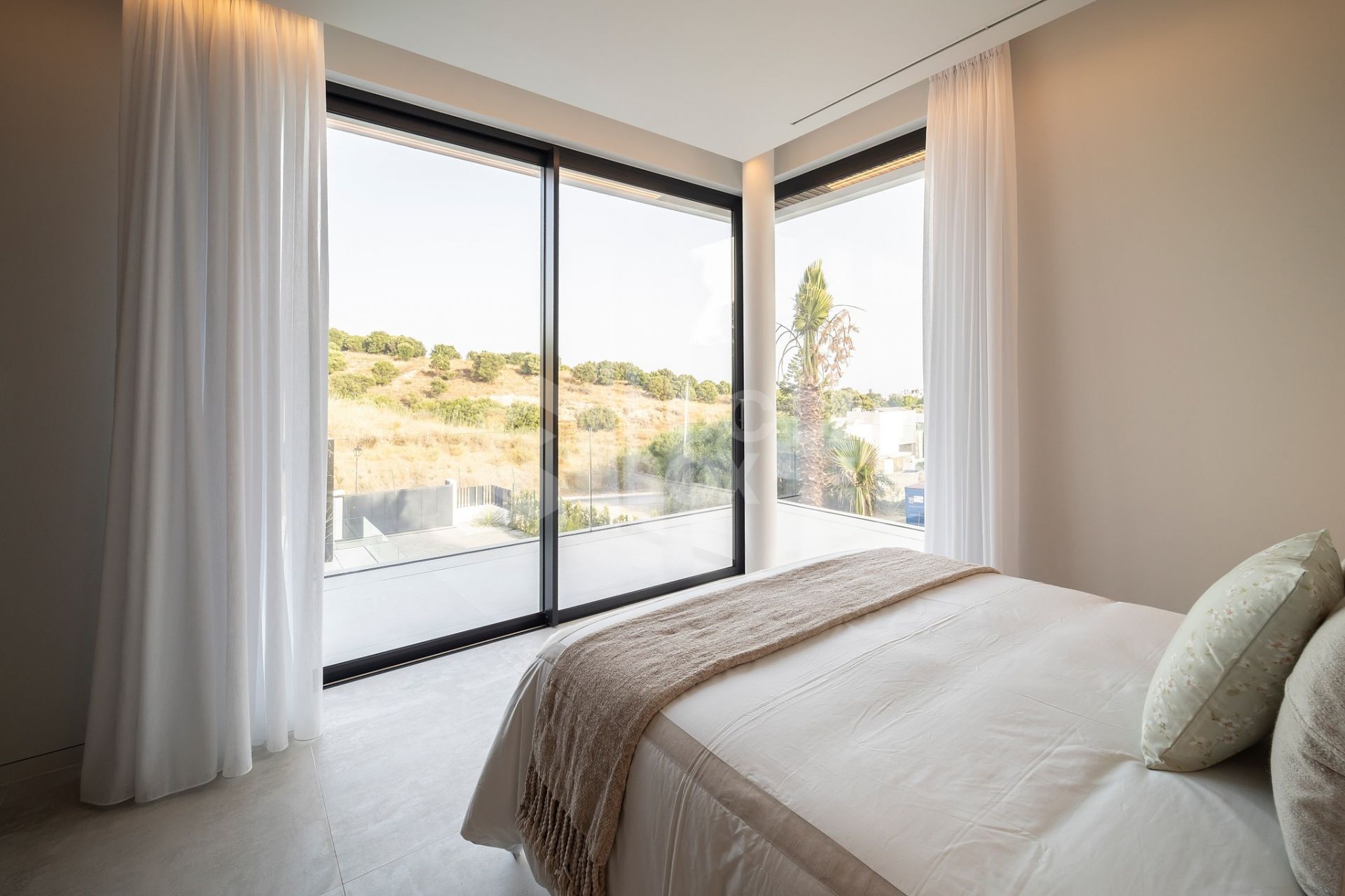 Contemporary Villa with Infinity Pool and Panoramic Views