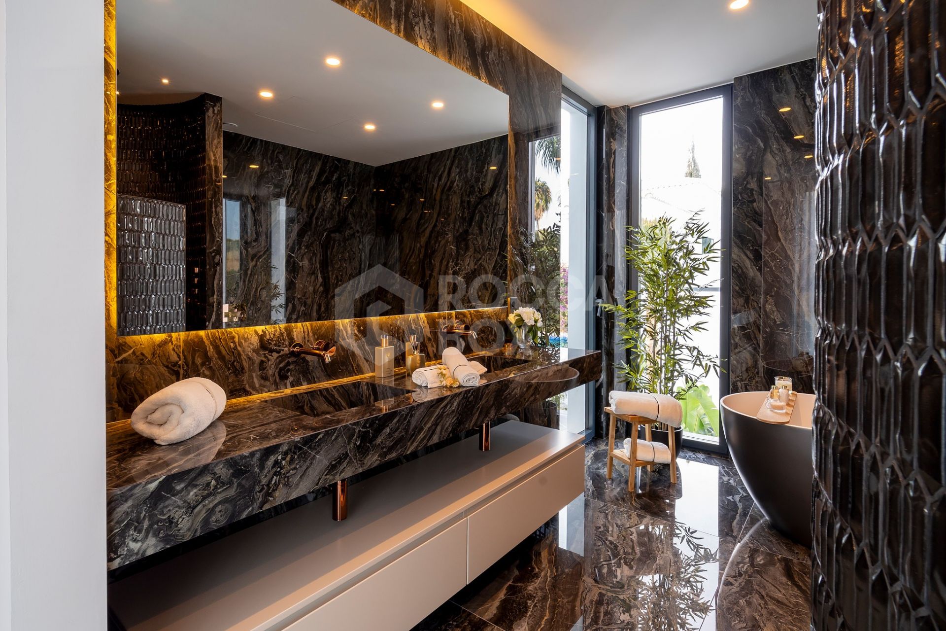 Contemporary Villa with Infinity Pool and Panoramic Views