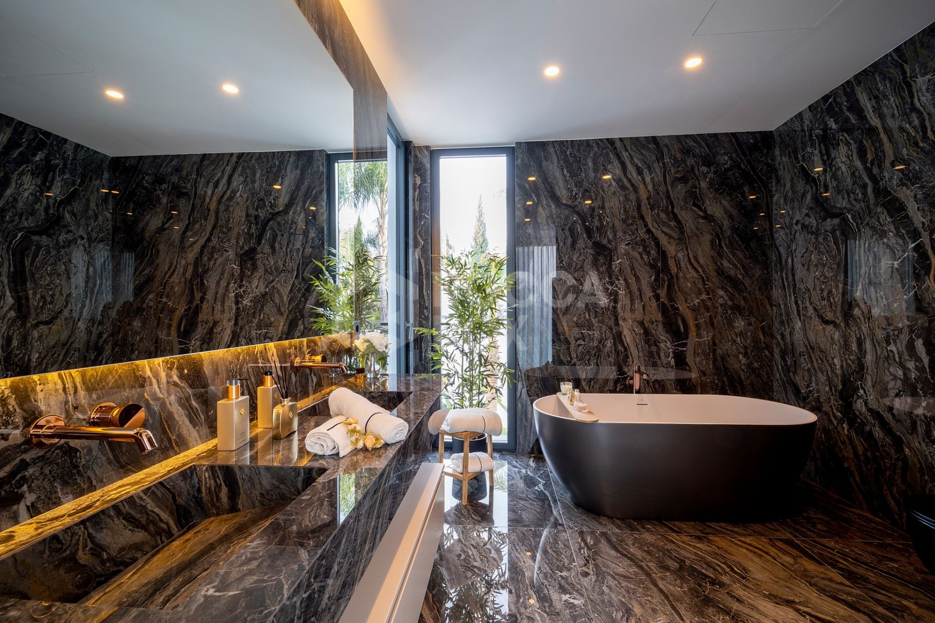 Contemporary Villa with Infinity Pool and Panoramic Views