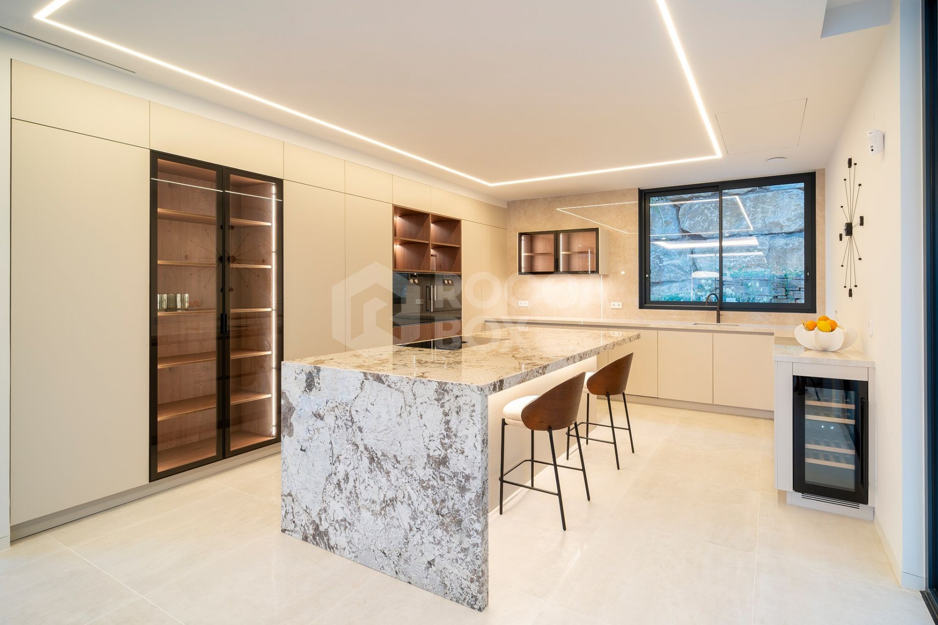 Contemporary Villa with Infinity Pool and Panoramic Views