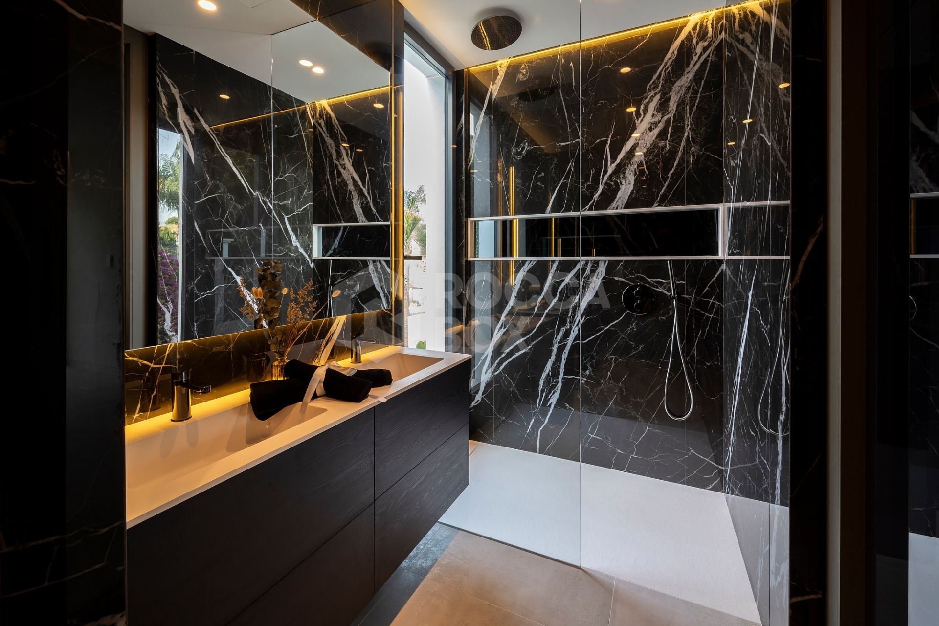 Contemporary Villa with Infinity Pool and Panoramic Views