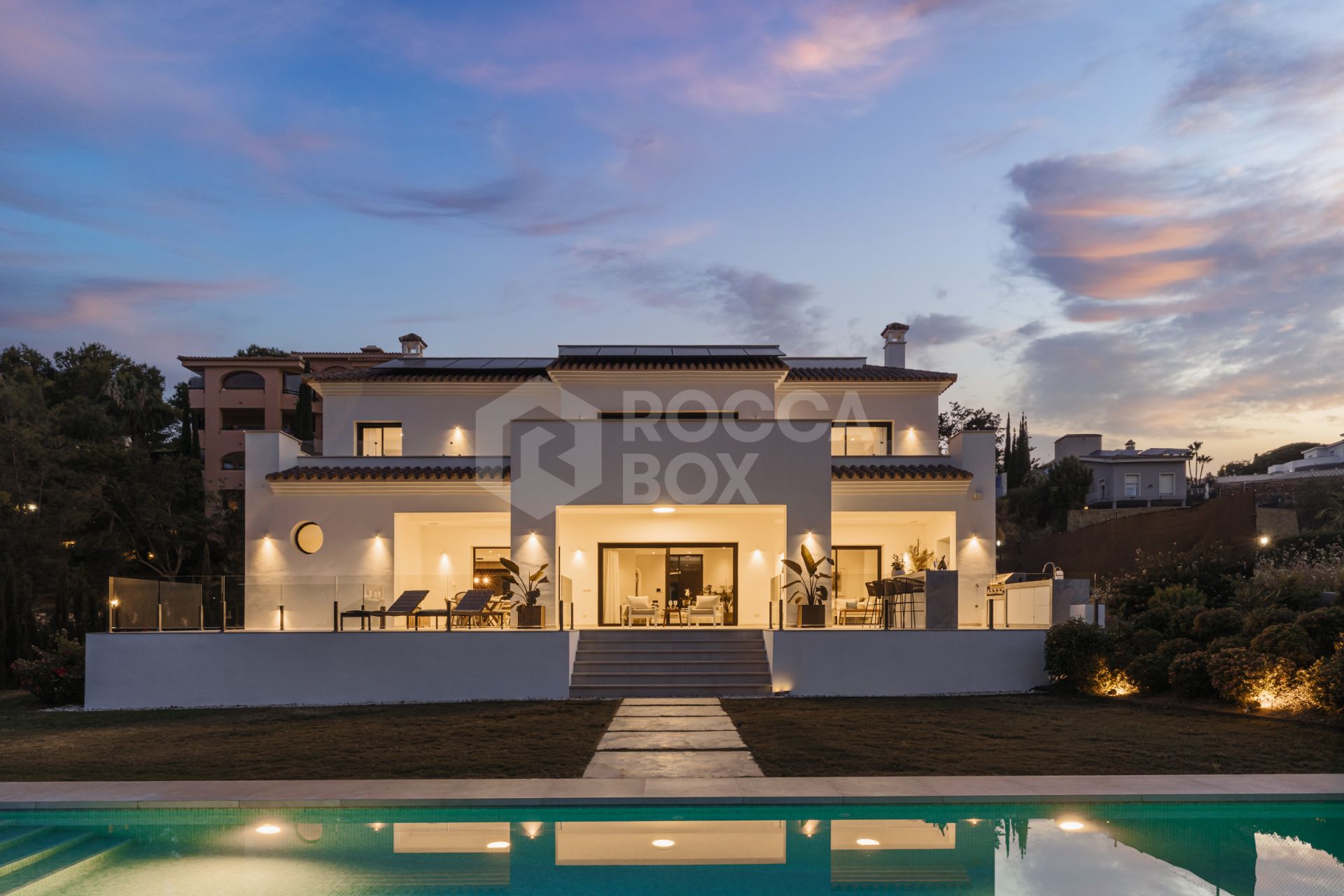 Contemporary Frontline Golf Villa with Panoramic Sea and Fairway Views in Elviria