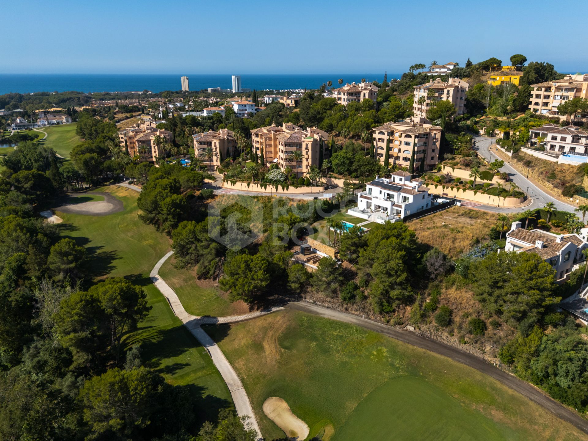 Contemporary Frontline Golf Villa with Panoramic Sea and Fairway Views in Elviria