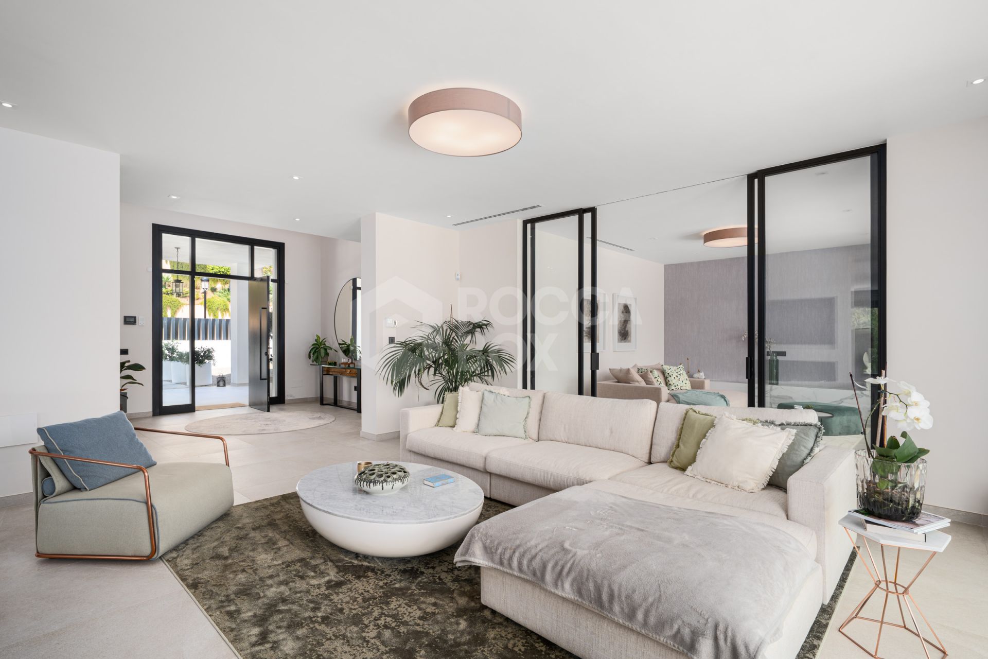 Contemporary Frontline Golf Villa with Panoramic Sea and Fairway Views in Elviria