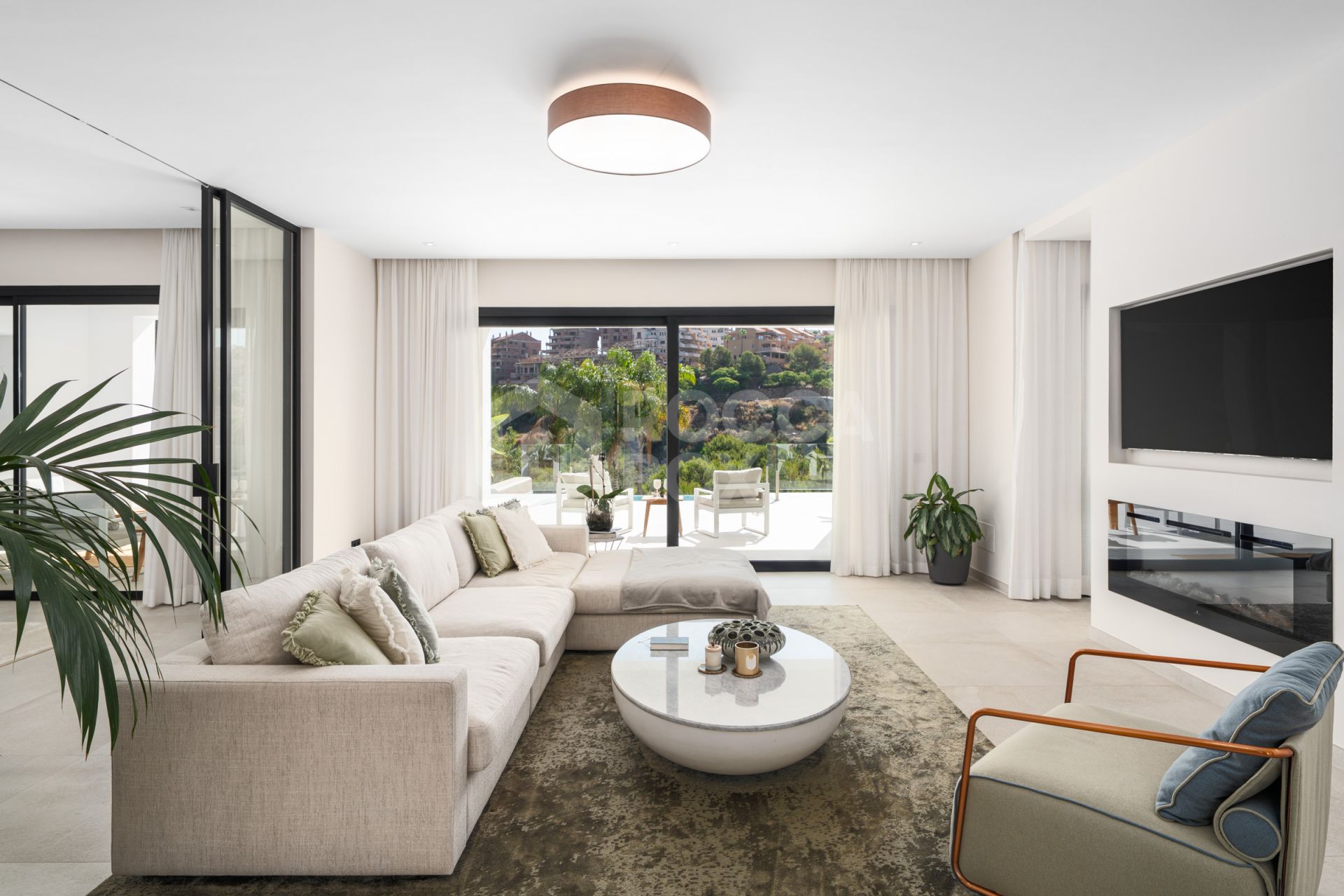 Contemporary Frontline Golf Villa with Panoramic Sea and Fairway Views in Elviria