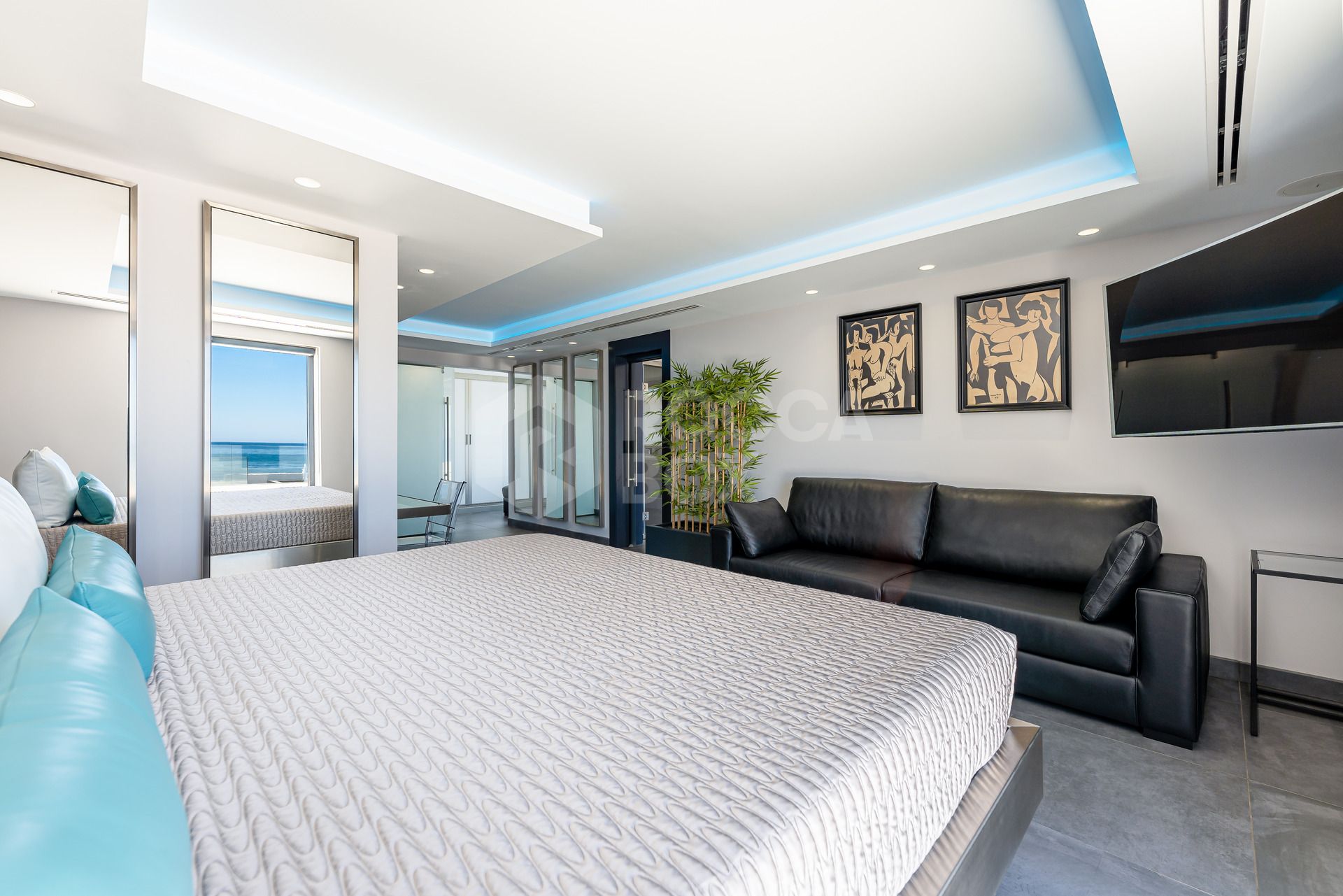 Seaside Contemporary Masterpiece – Modern Villa on the Shores of Mijas Costa