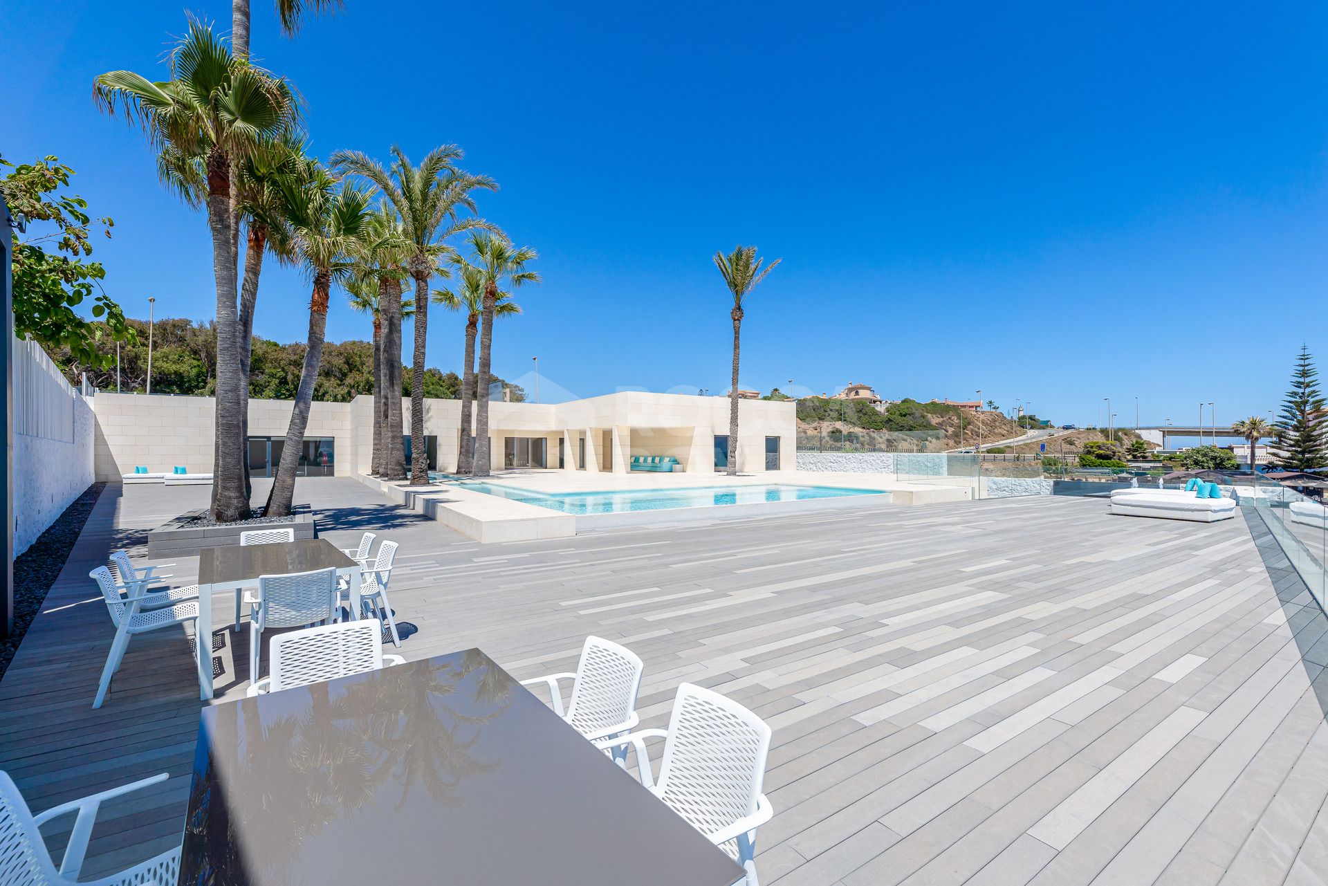 Seaside Contemporary Masterpiece – Modern Villa on the Shores of Mijas Costa