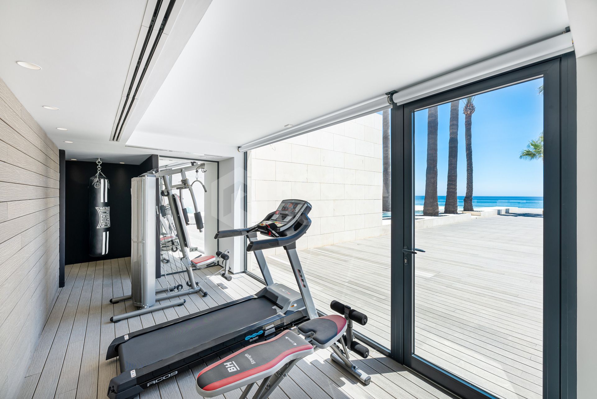 Seaside Contemporary Masterpiece – Modern Villa on the Shores of Mijas Costa