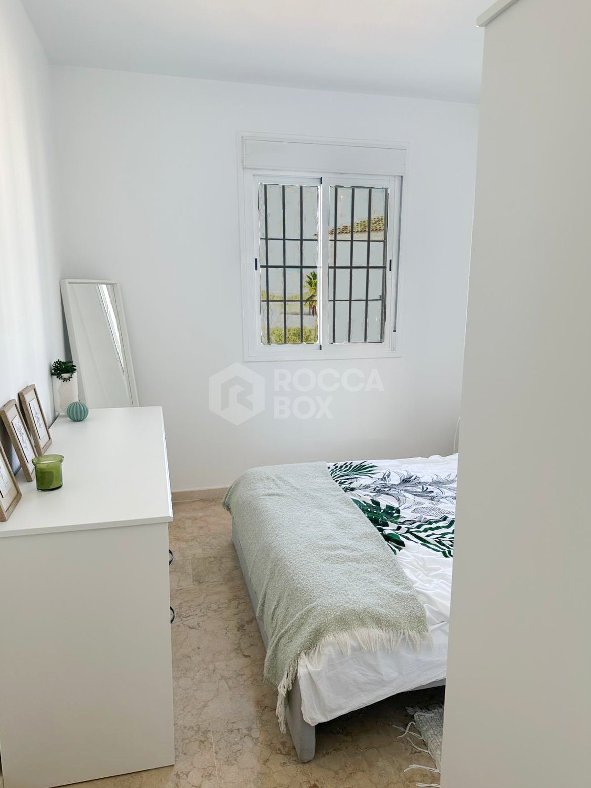 Exclusive Ground Floor Apartment in Small Oasis