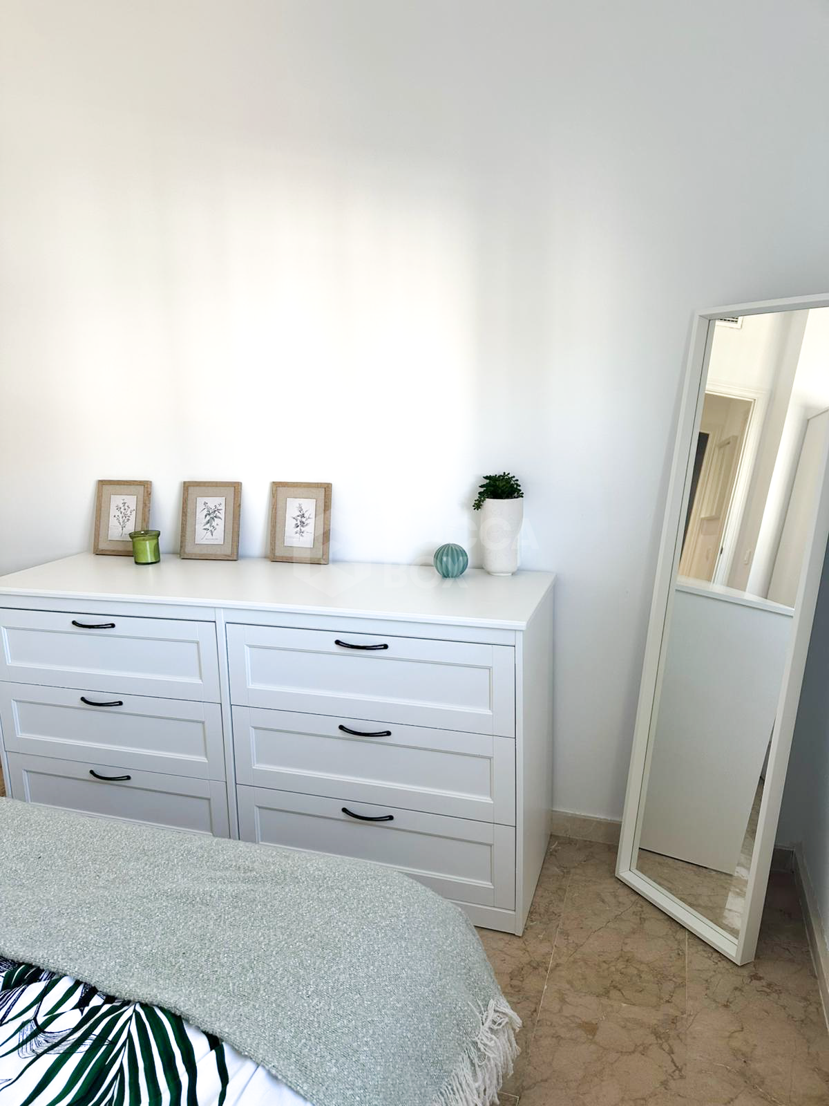 Exclusive Ground Floor Apartment in Small Oasis