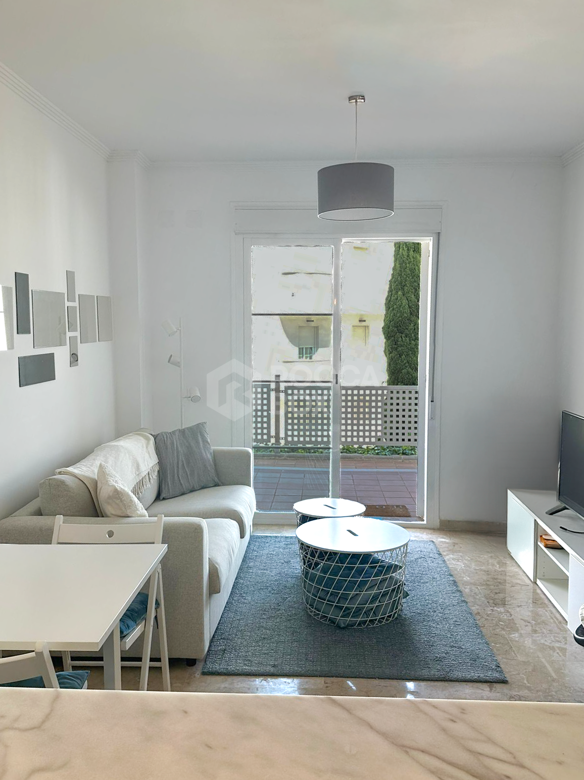 Exclusive Ground Floor Apartment in Small Oasis
