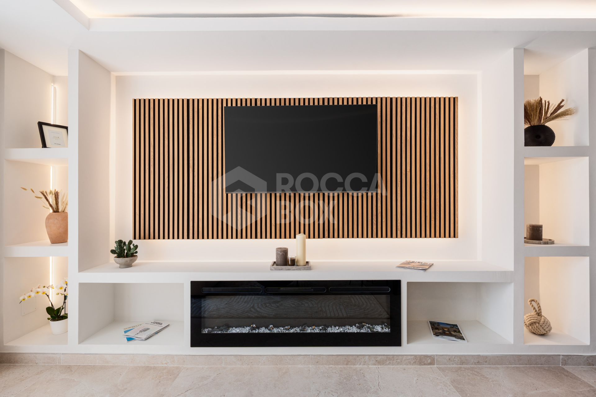 Duplex Penthouse with Mountain Views and Prime Location Near Puerto Banús