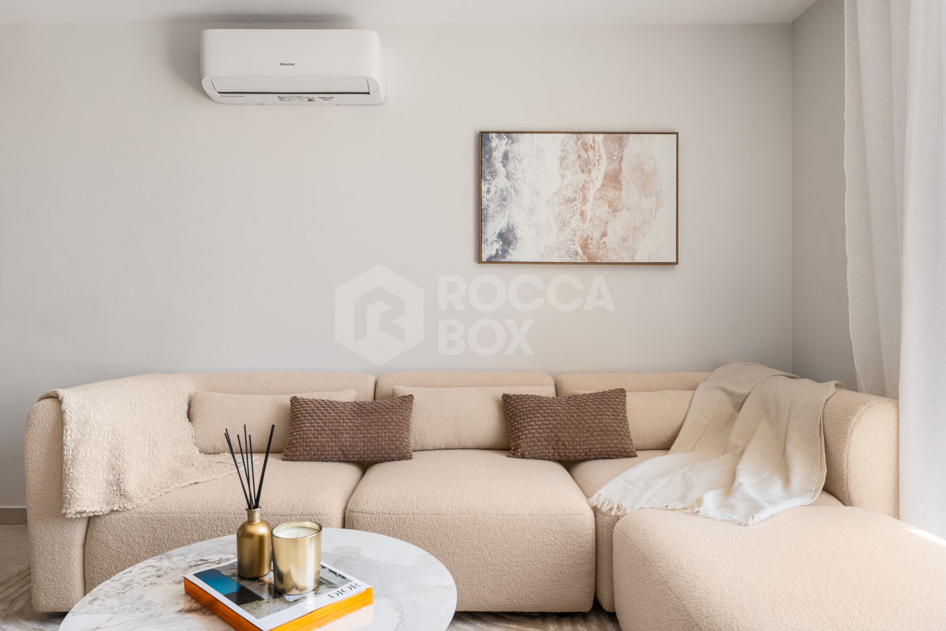 Duplex Penthouse with Mountain Views and Prime Location Near Puerto Banús