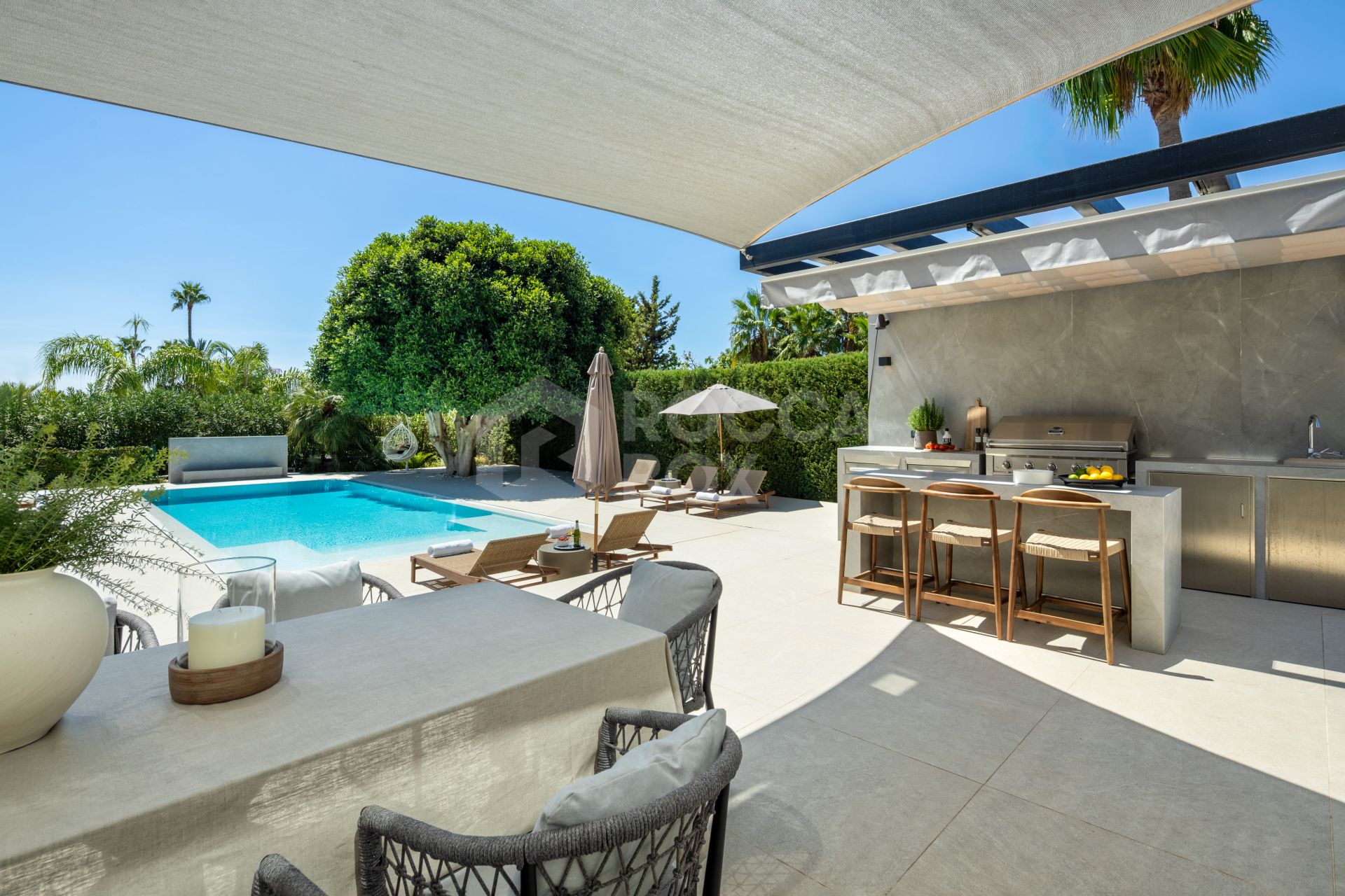 Modern Elegance in the Golf Valley