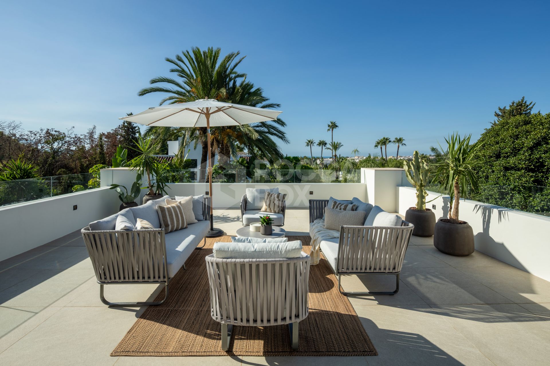 Modern Elegance in the Golf Valley