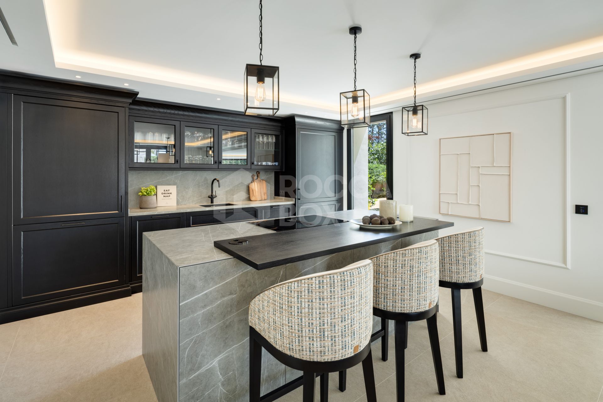 Modern Elegance in the Golf Valley