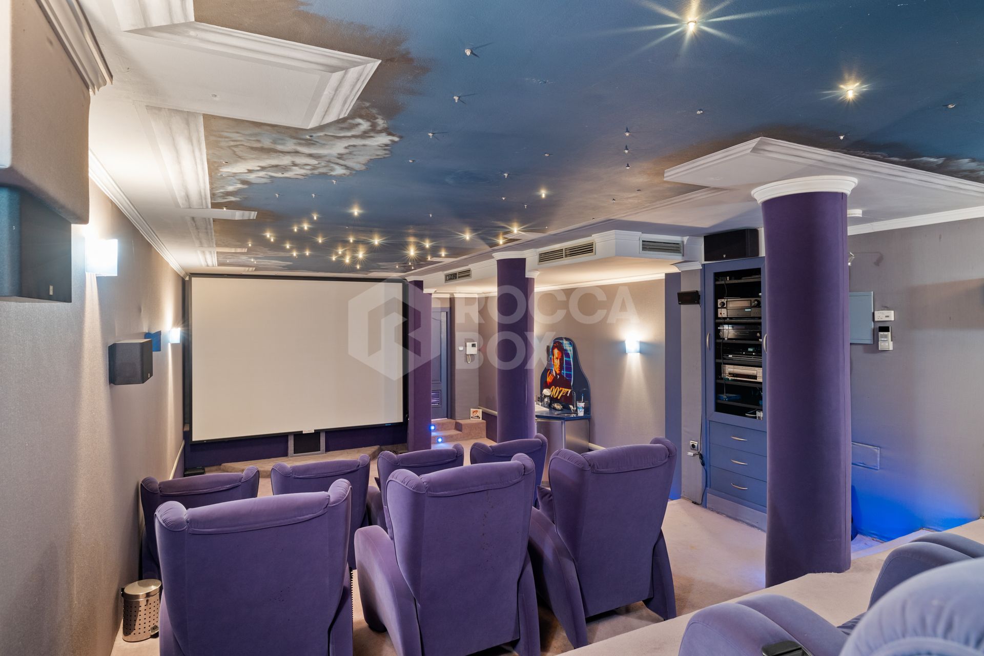 Refined Andalusian Villa with Contemporary Elegance in La Cerquilla, Nueva Andalucía