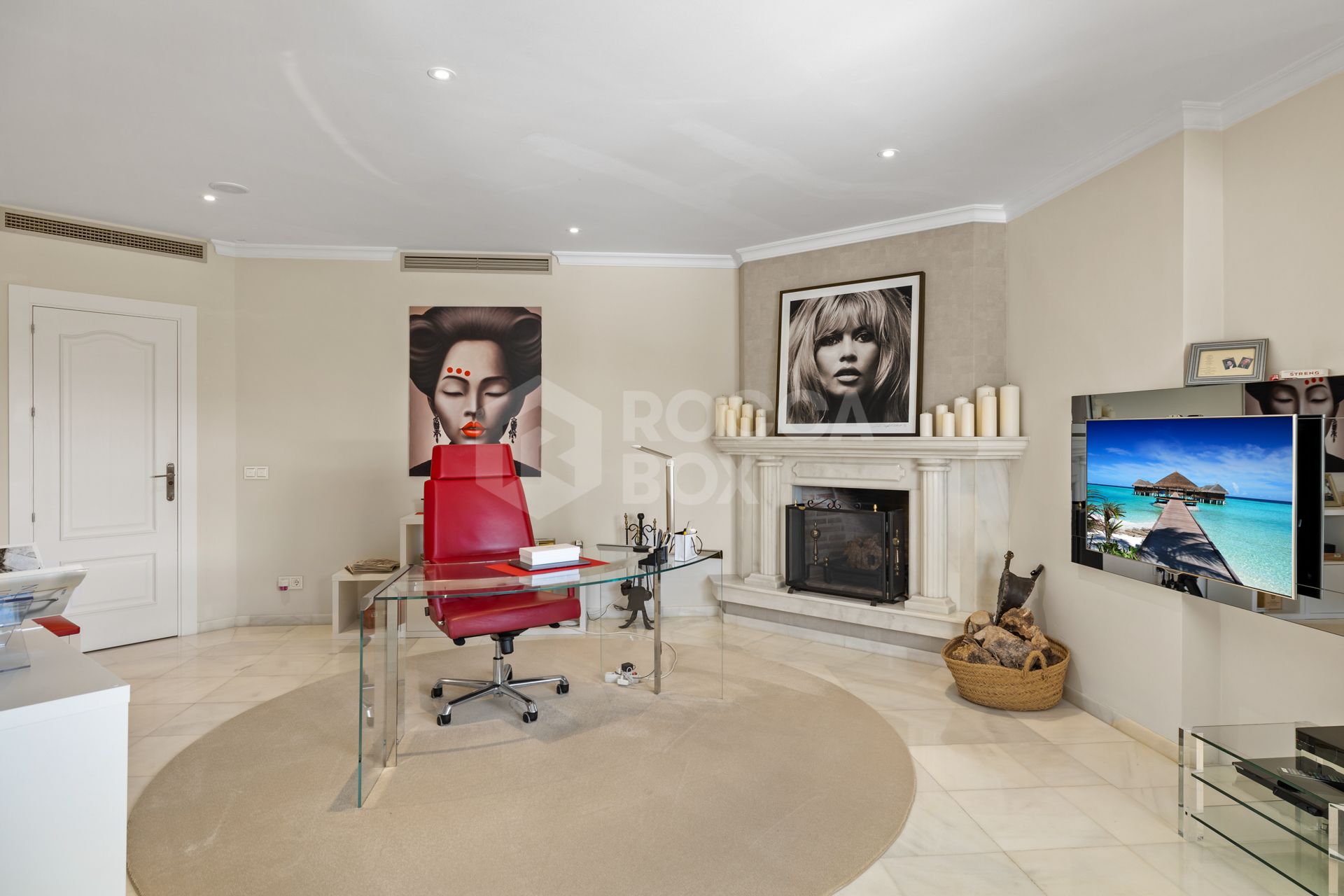 Refined Andalusian Villa with Contemporary Elegance in La Cerquilla, Nueva Andalucía