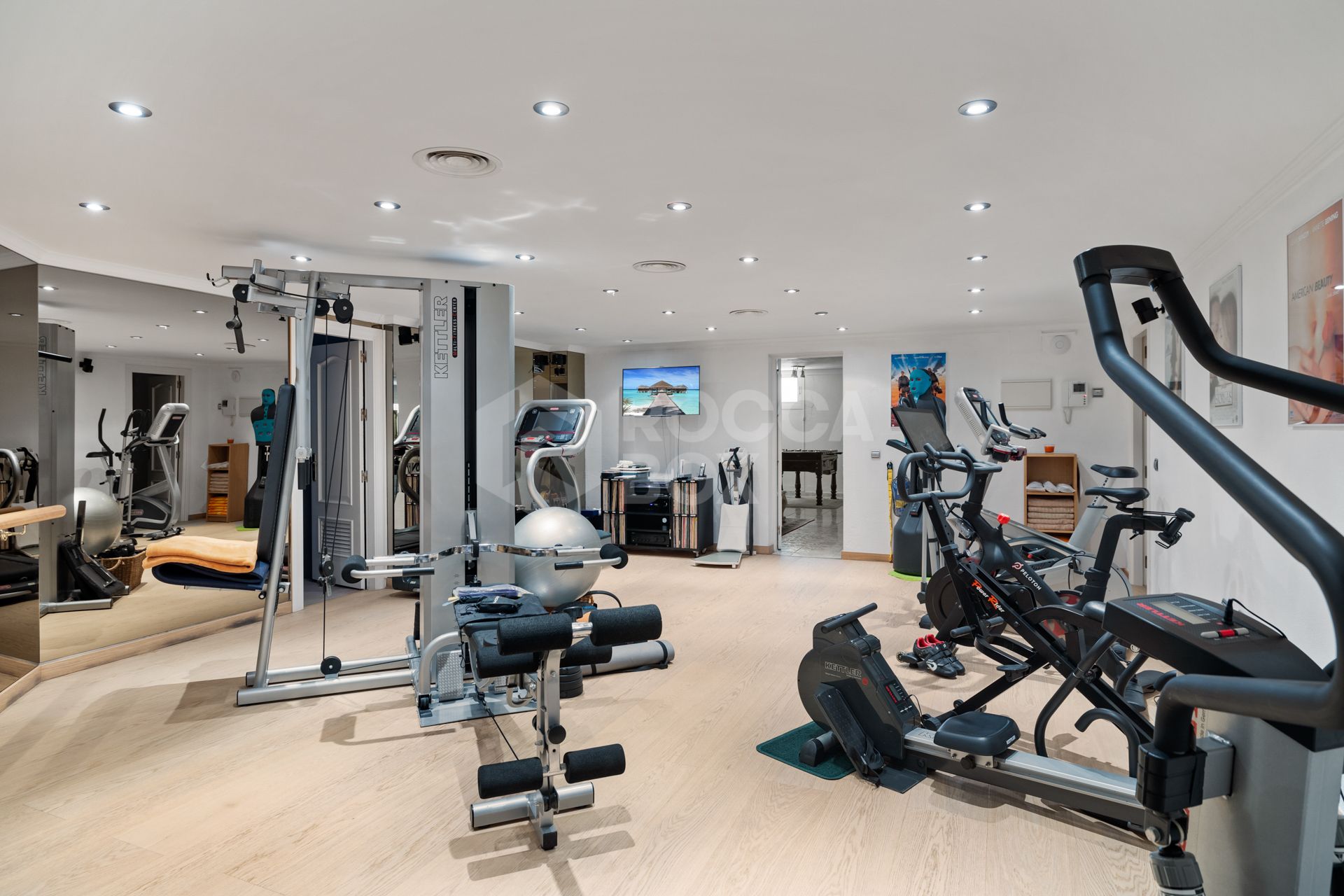 Refined Andalusian Villa with Contemporary Elegance in La Cerquilla, Nueva Andalucía