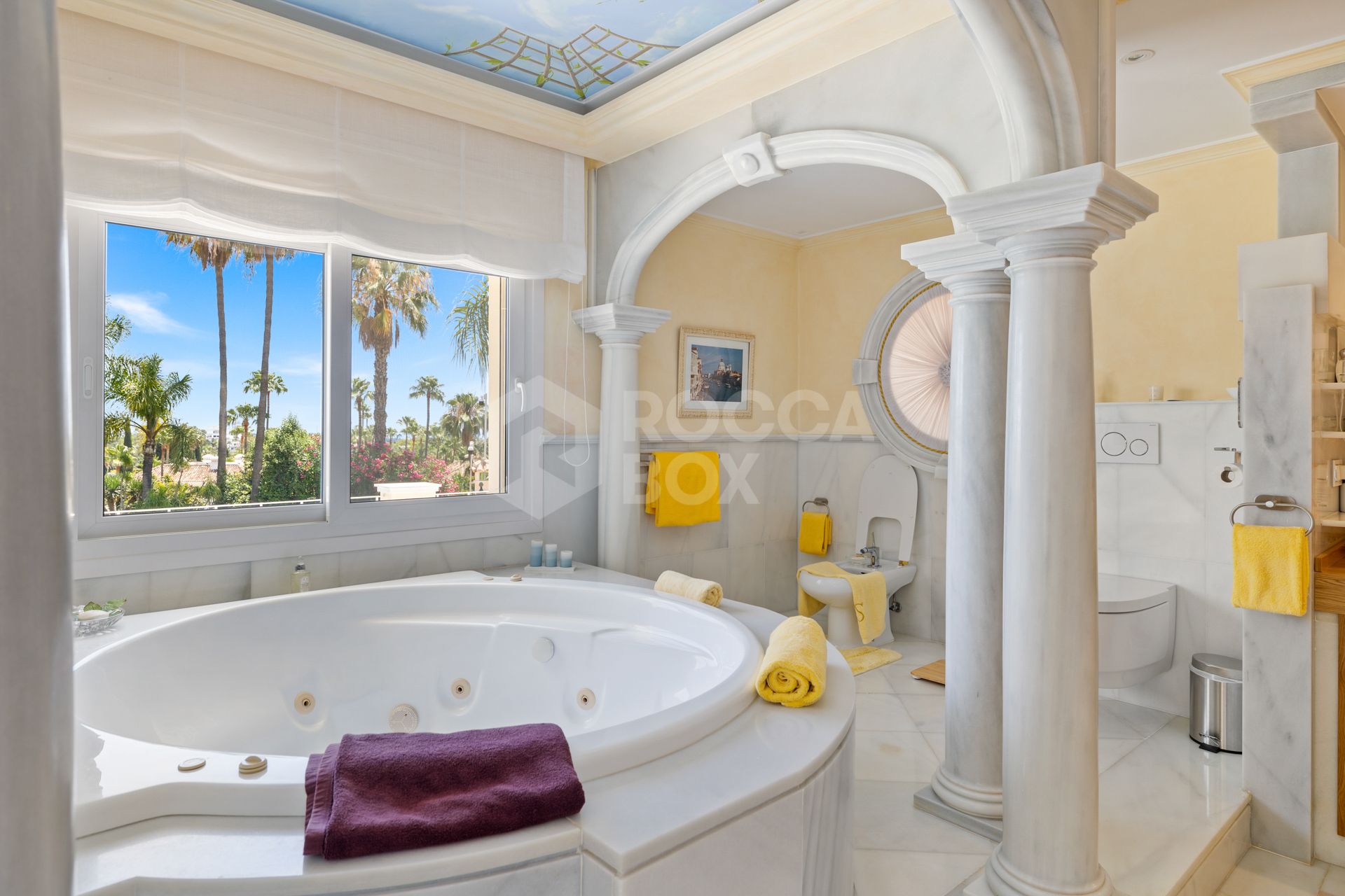 Refined Andalusian Villa with Contemporary Elegance in La Cerquilla, Nueva Andalucía