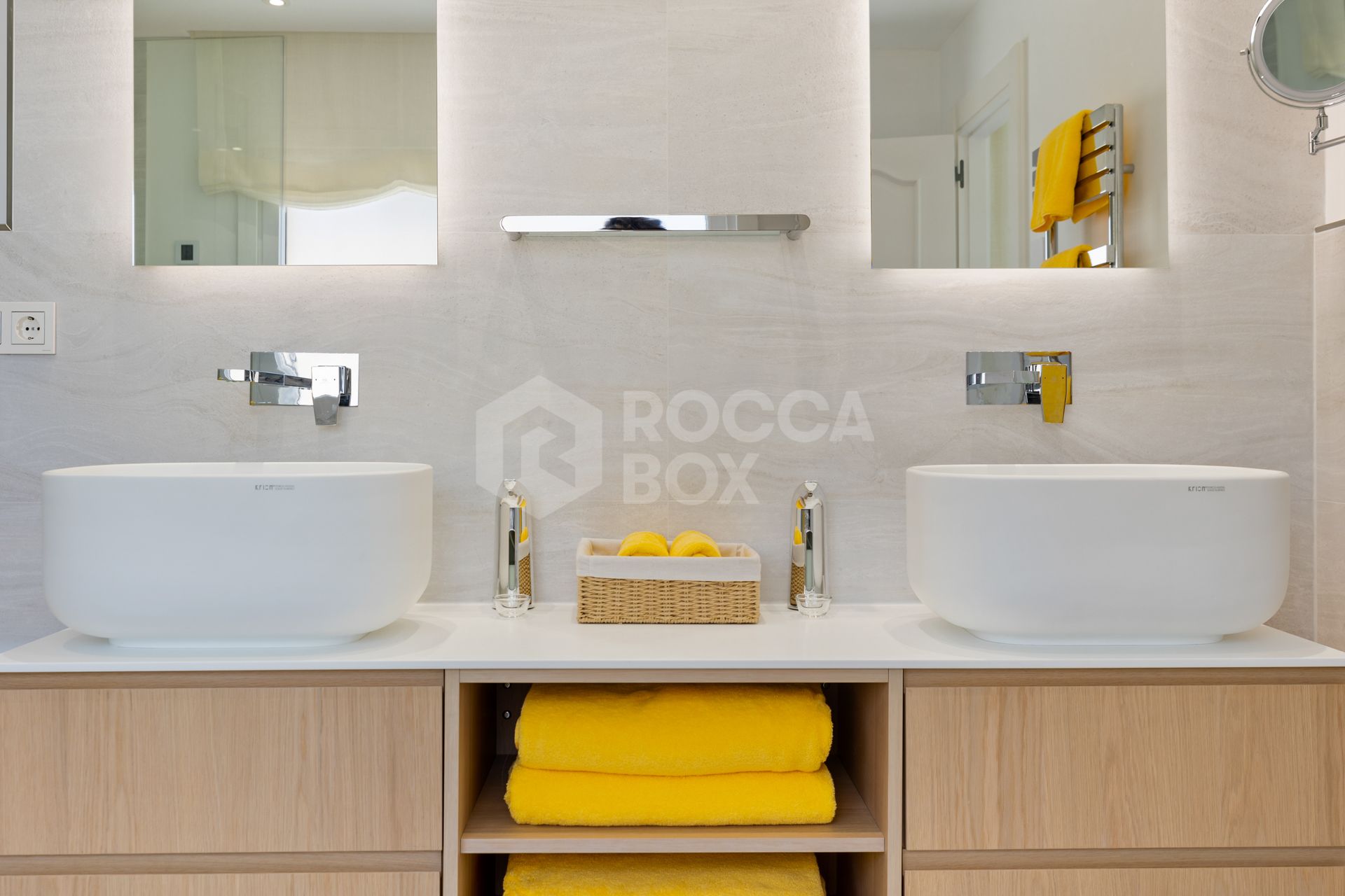 Refined Andalusian Villa with Contemporary Elegance in La Cerquilla, Nueva Andalucía