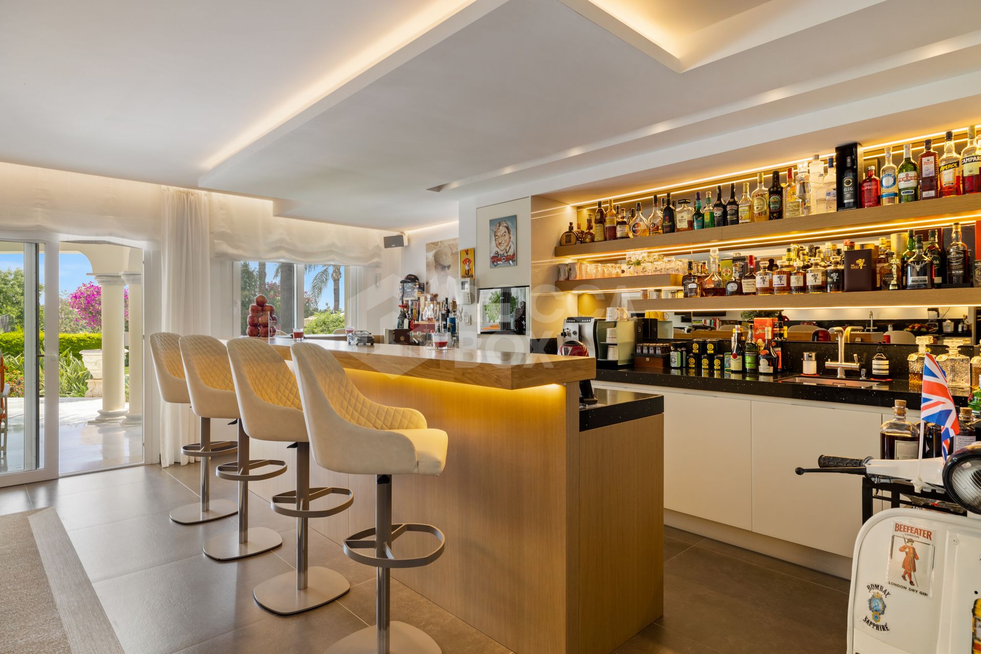 Refined Andalusian Villa with Contemporary Elegance in La Cerquilla, Nueva Andalucía