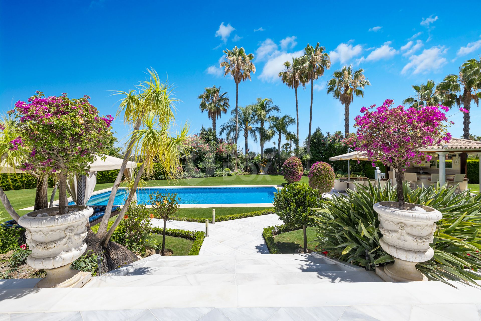Refined Andalusian Villa with Contemporary Elegance in La Cerquilla, Nueva Andalucía