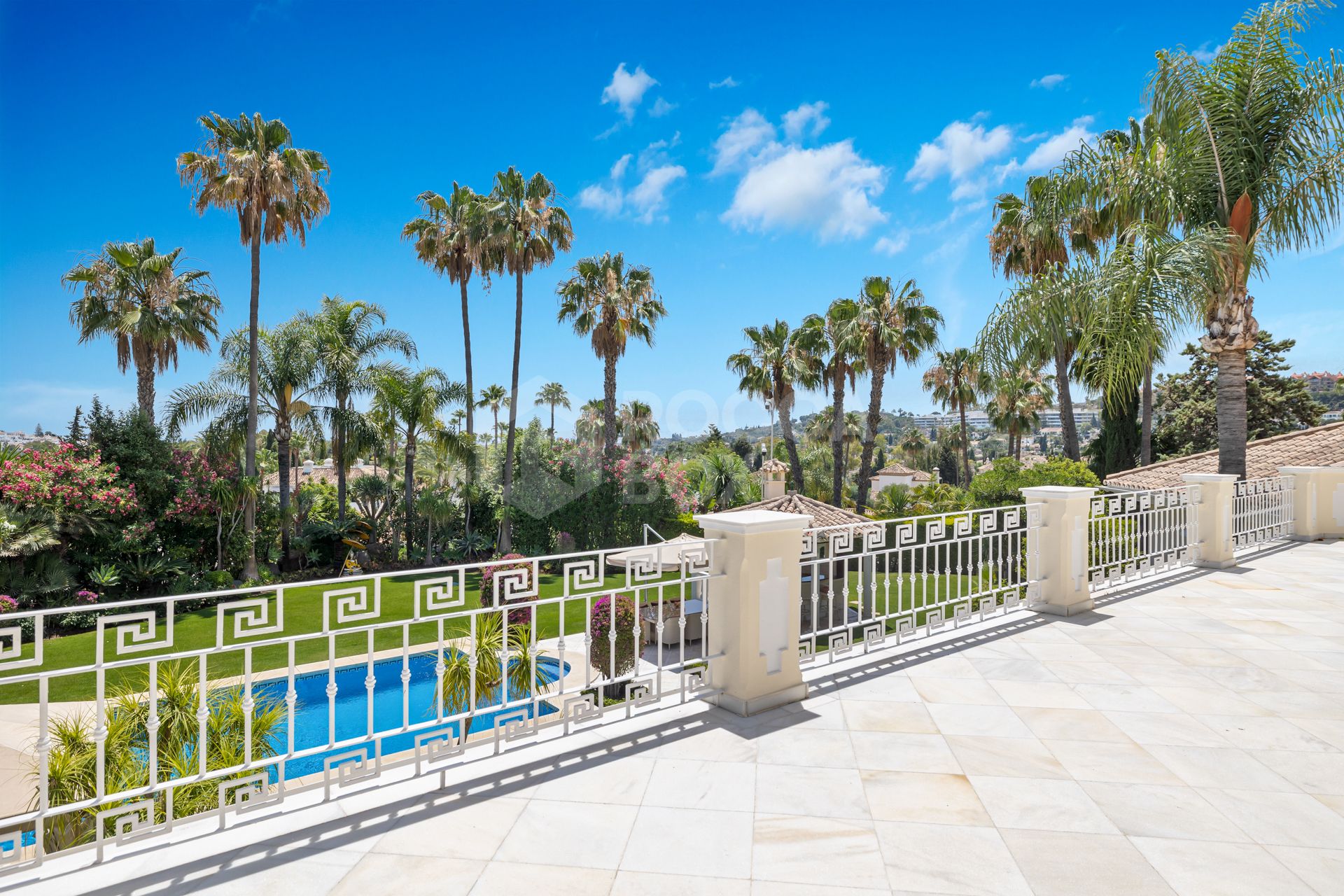 Refined Andalusian Villa with Contemporary Elegance in La Cerquilla, Nueva Andalucía